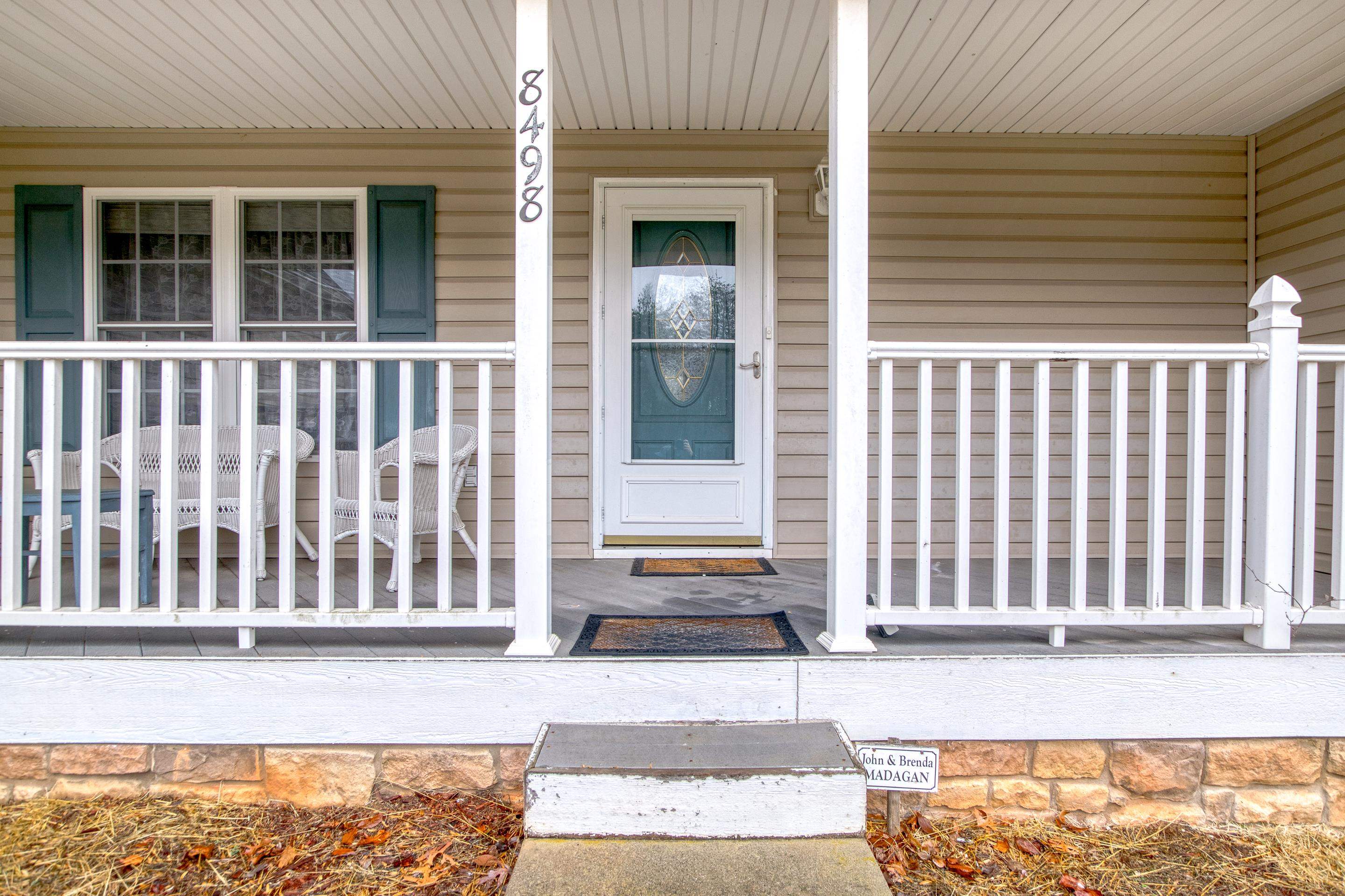 8498 Goodview Road