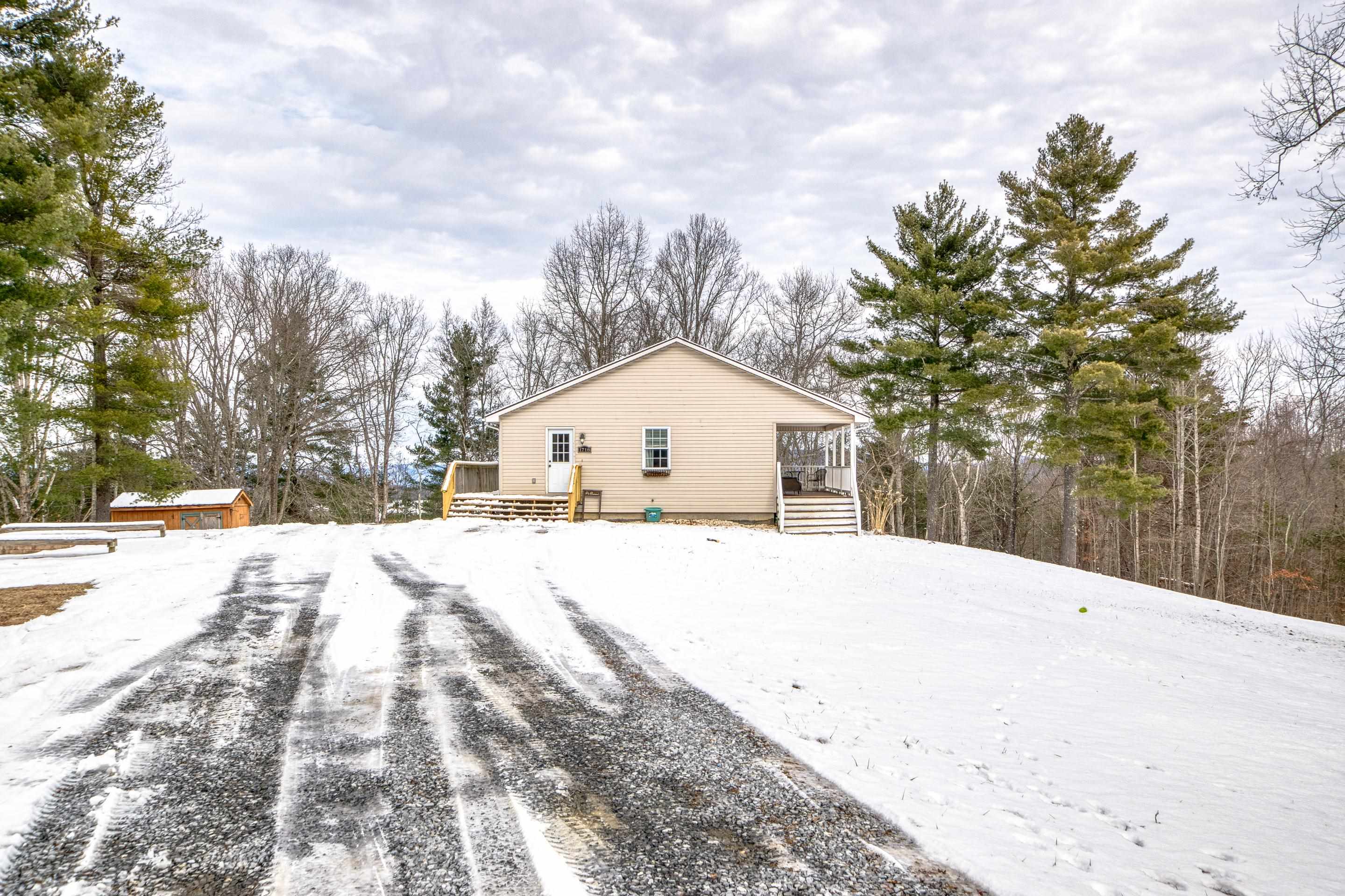1718 LAUREL CREEK Road NE
