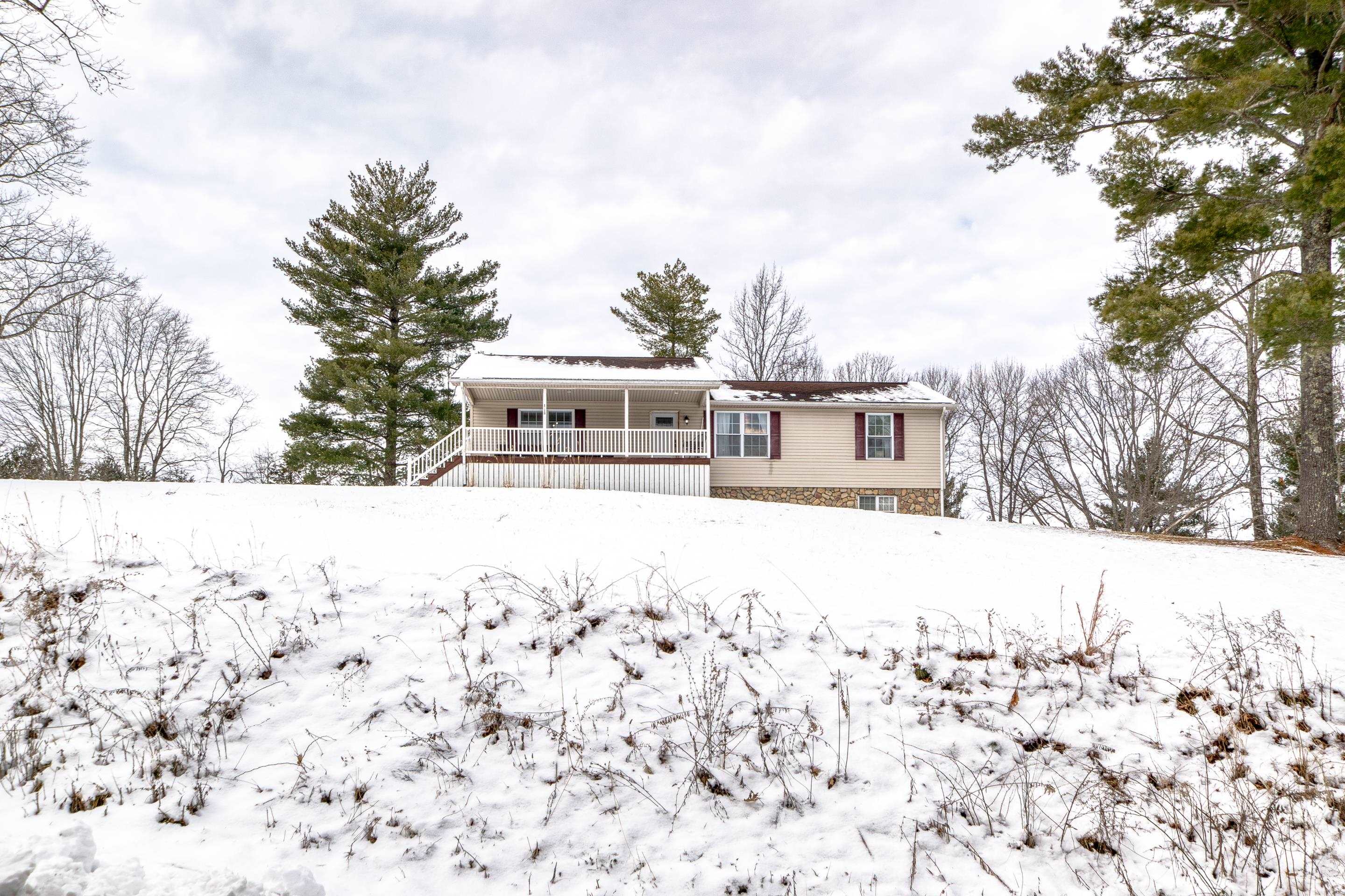 1718 LAUREL CREEK Road NE