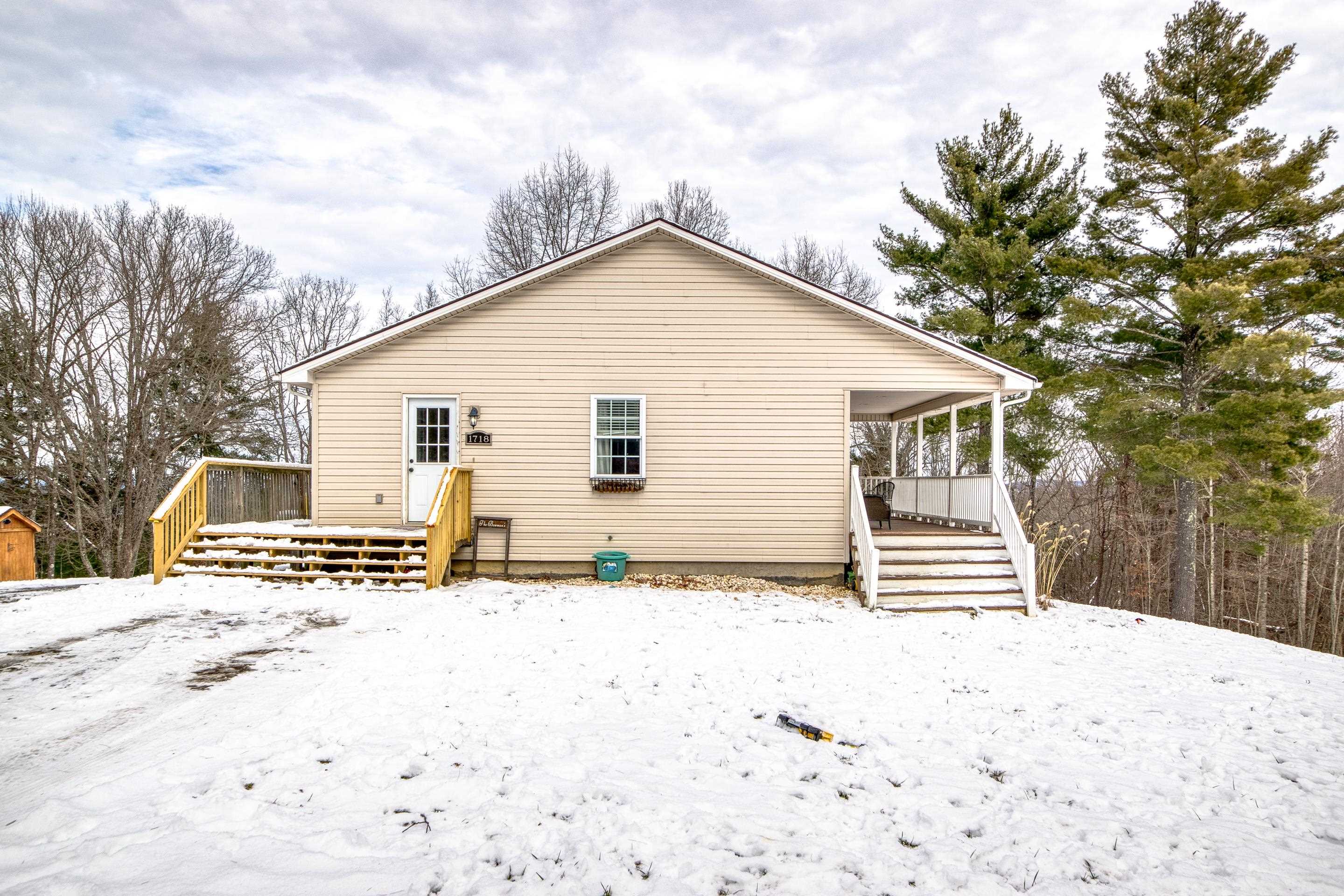 1718 LAUREL CREEK Road NE