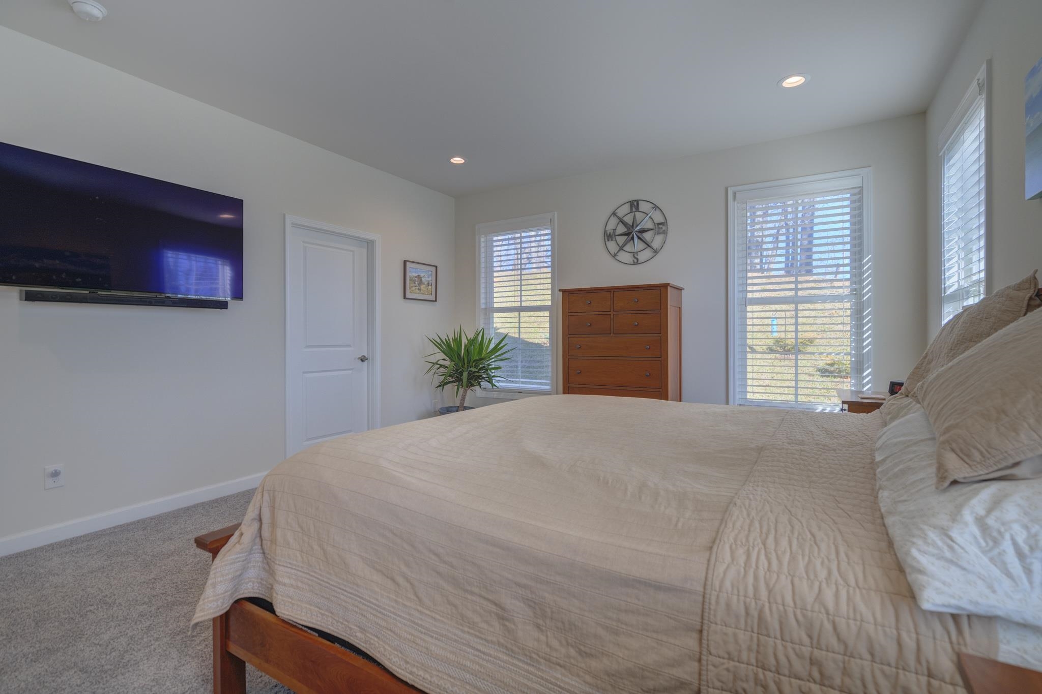 124 KINLOCH Drive