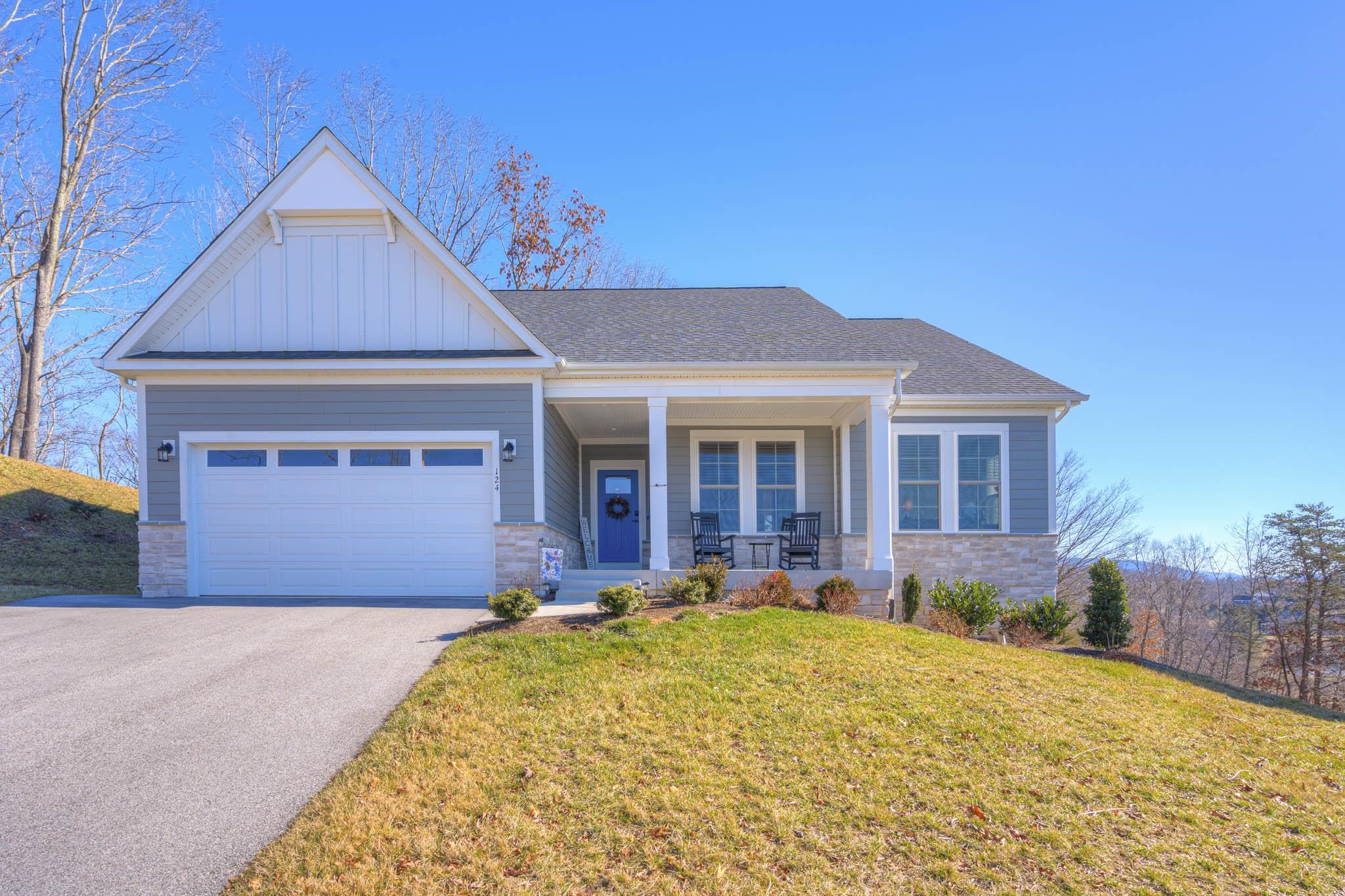 124 KINLOCH Drive