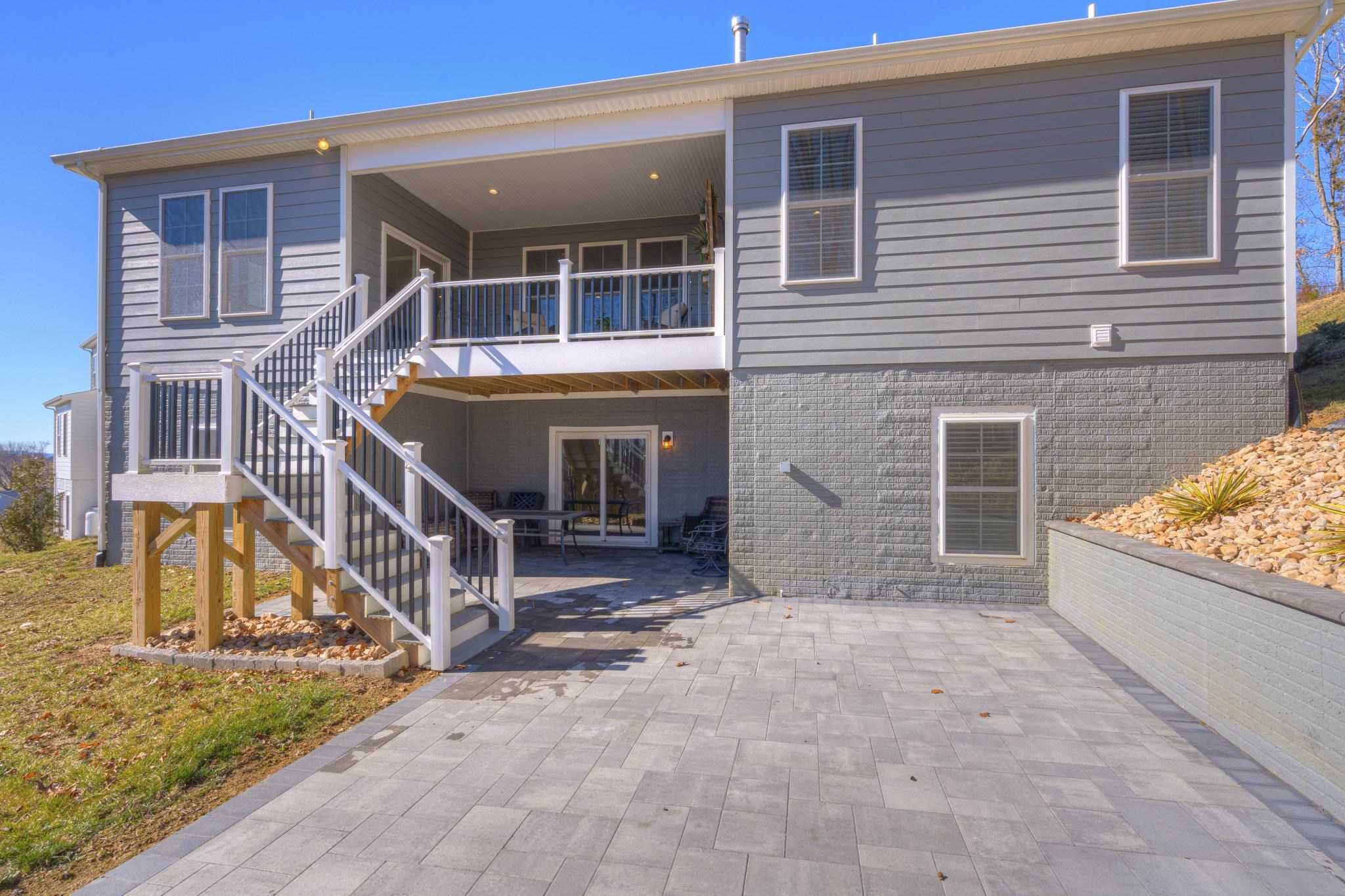 124 KINLOCH Drive