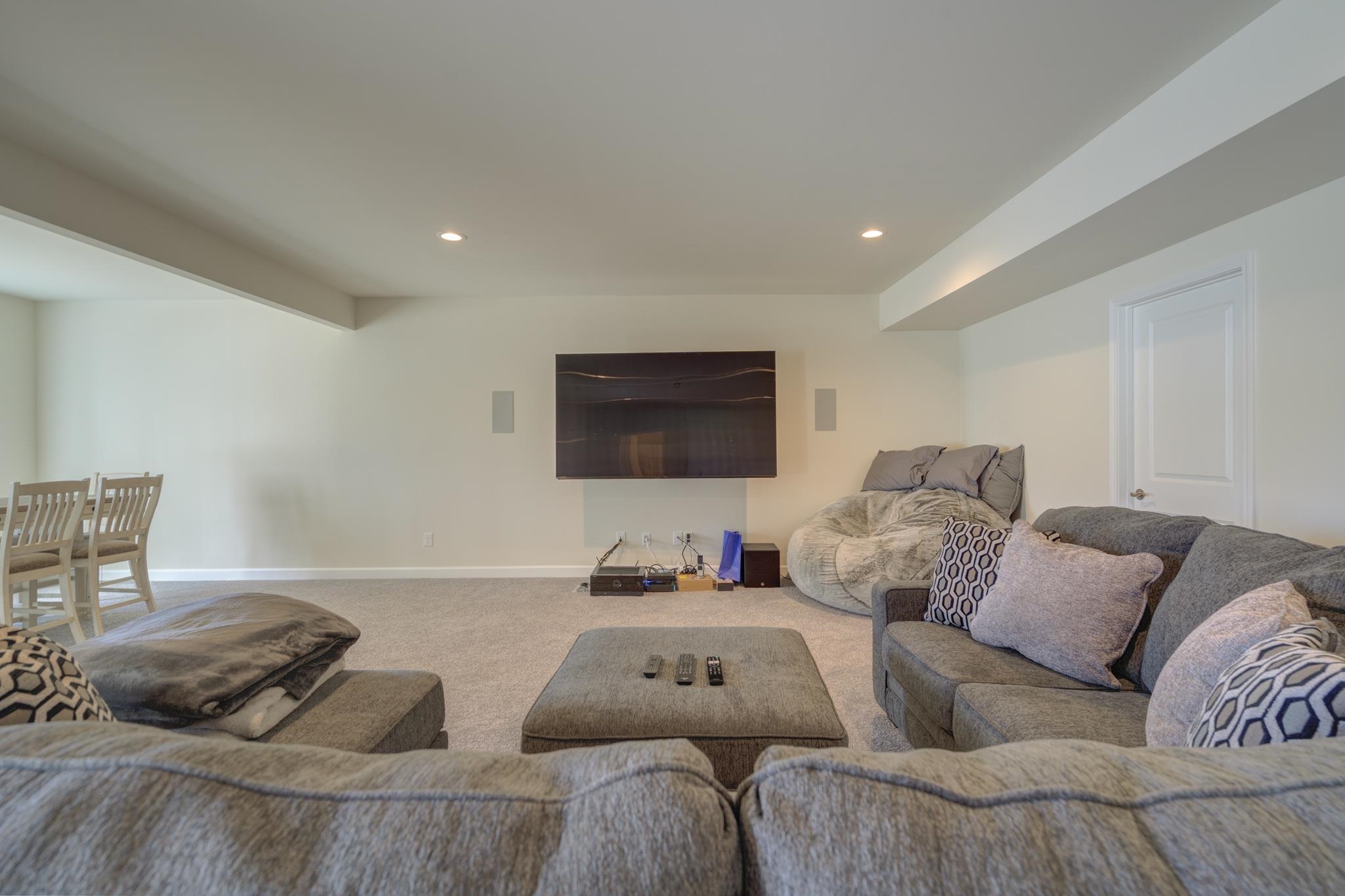 124 KINLOCH Drive