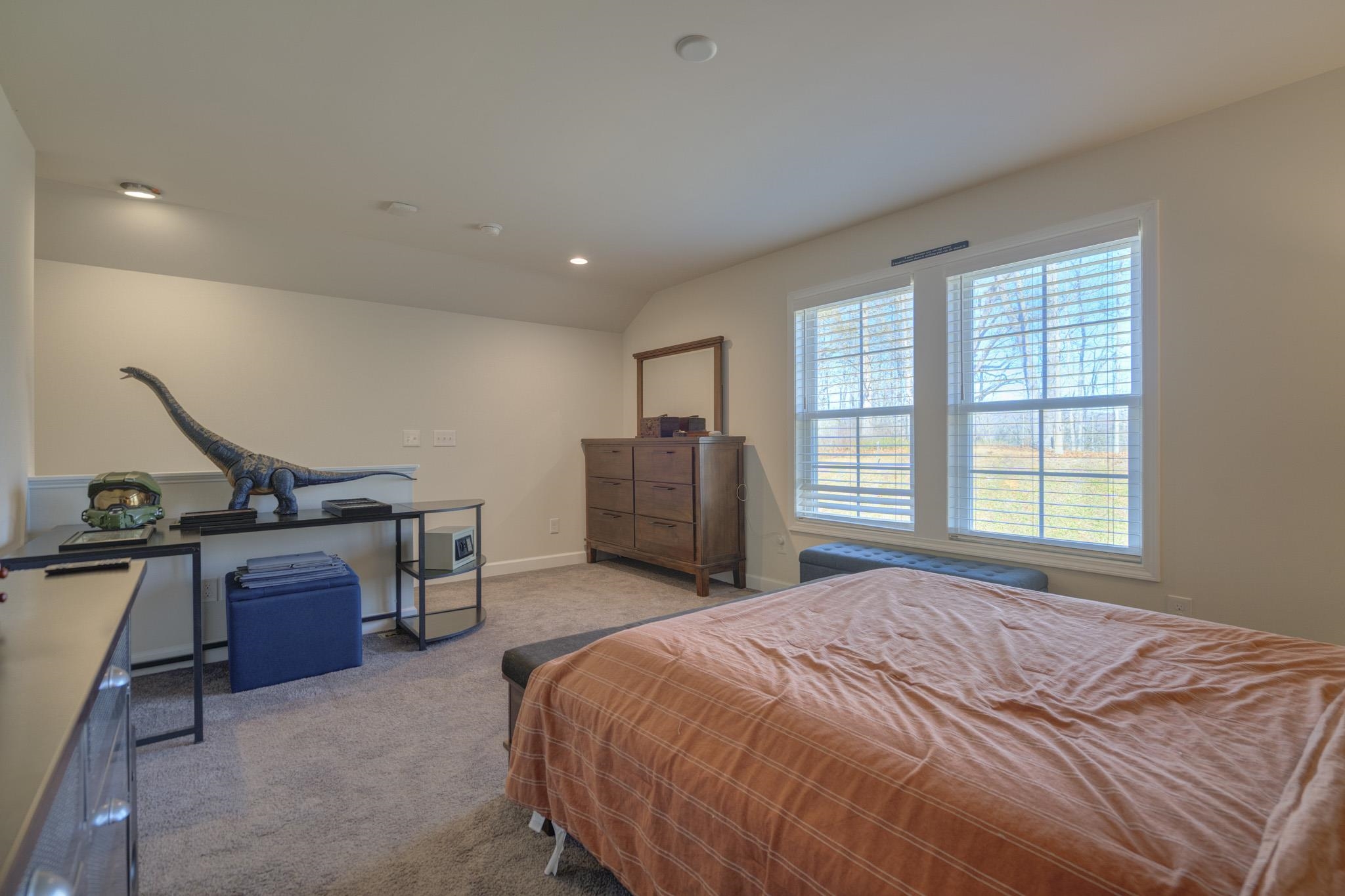 124 KINLOCH Drive