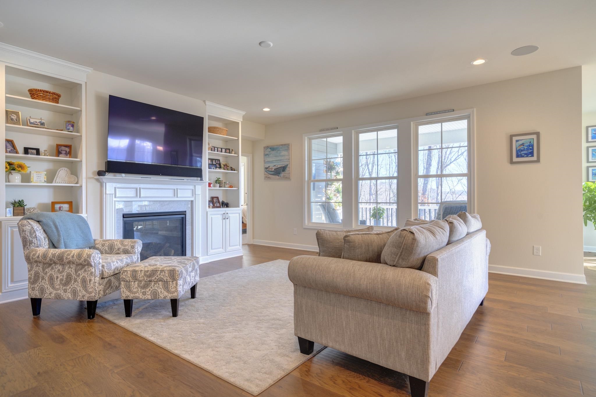 124 KINLOCH Drive