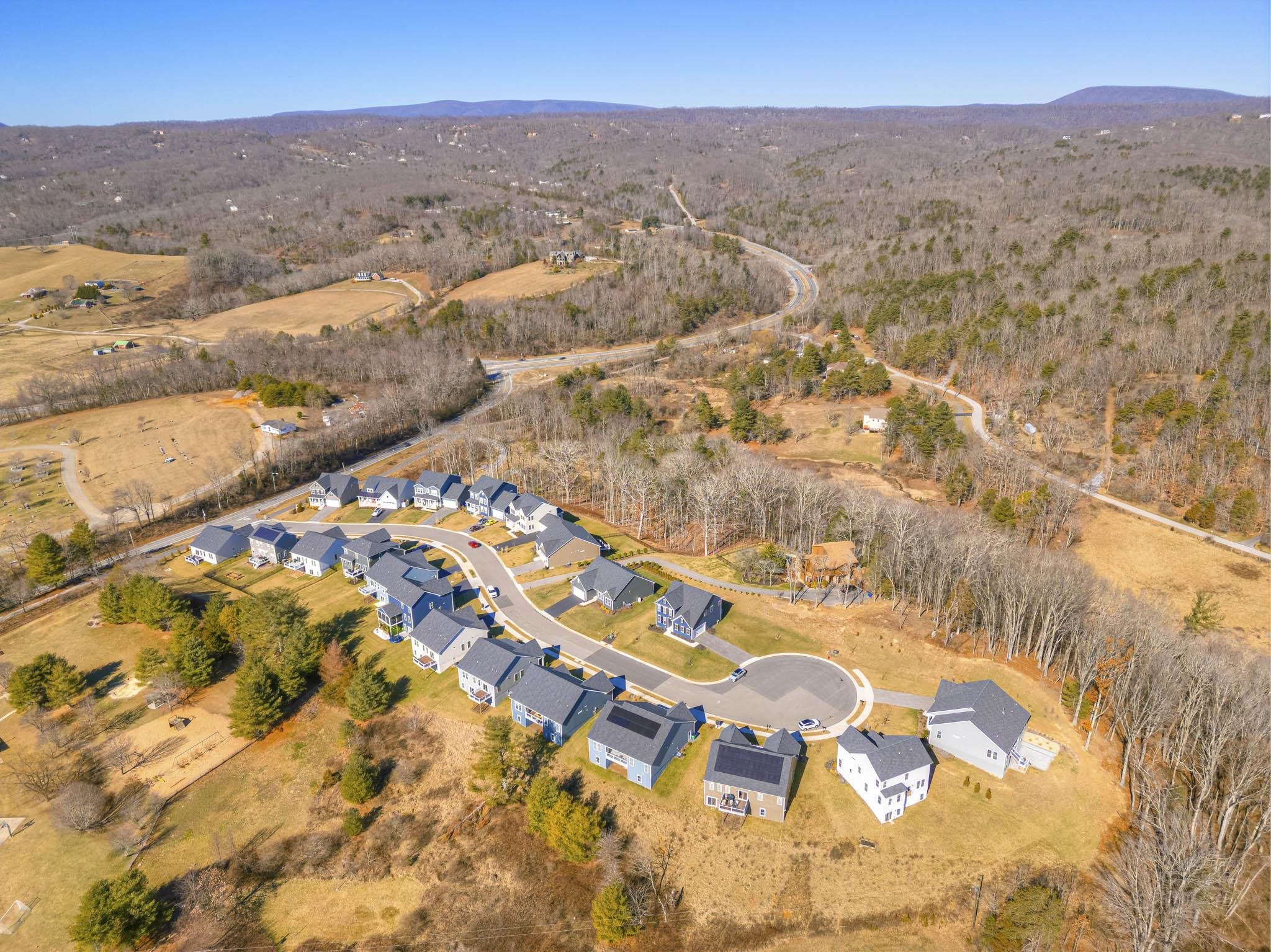 124 KINLOCH Drive