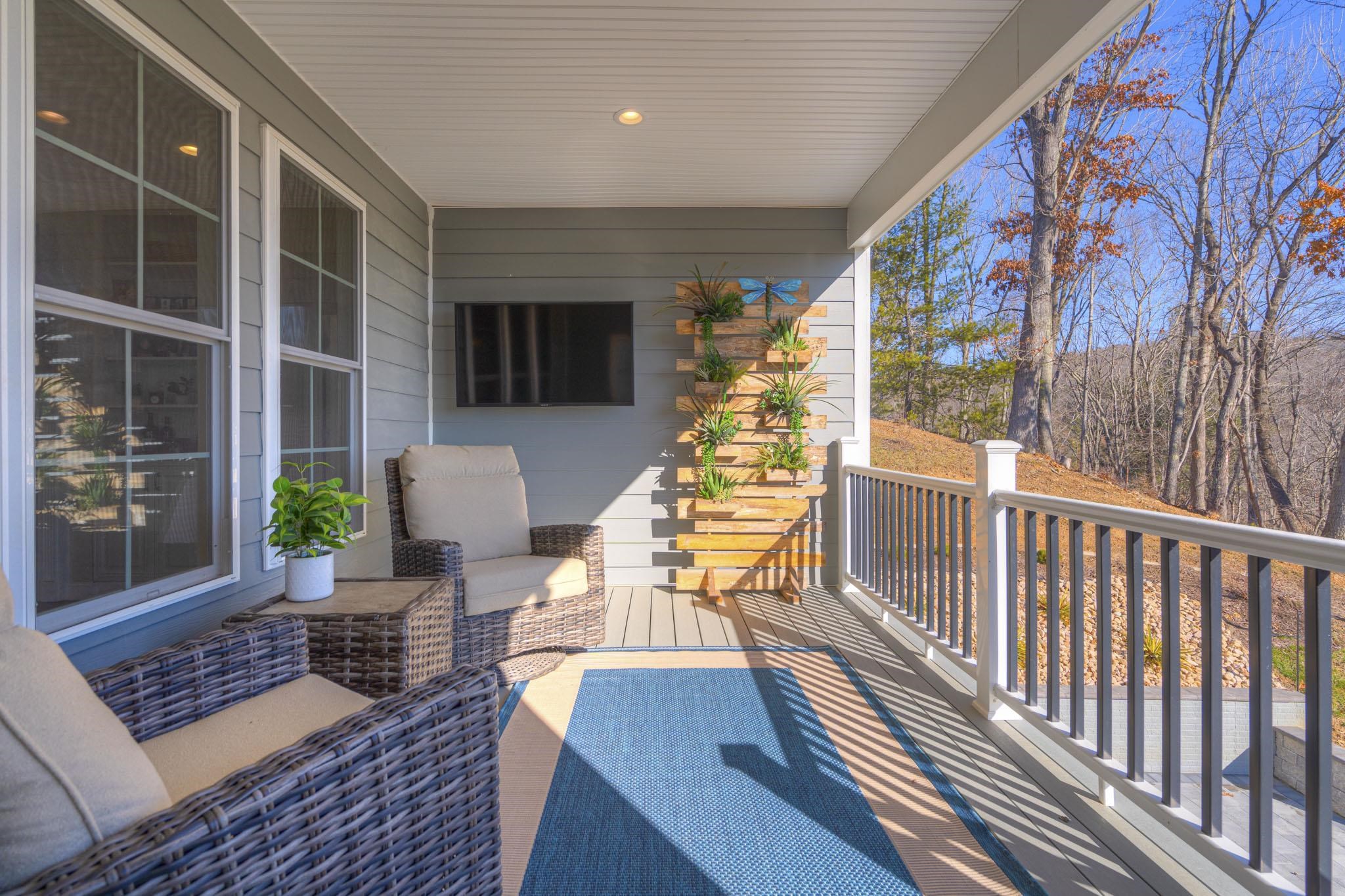 124 KINLOCH Drive
