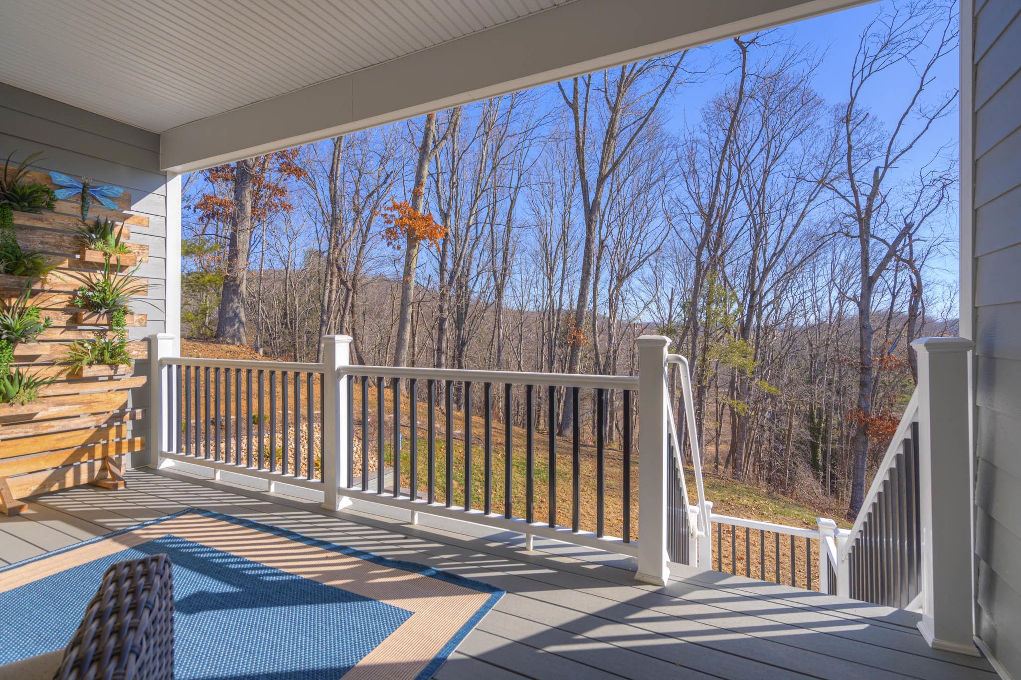 124 KINLOCH Drive