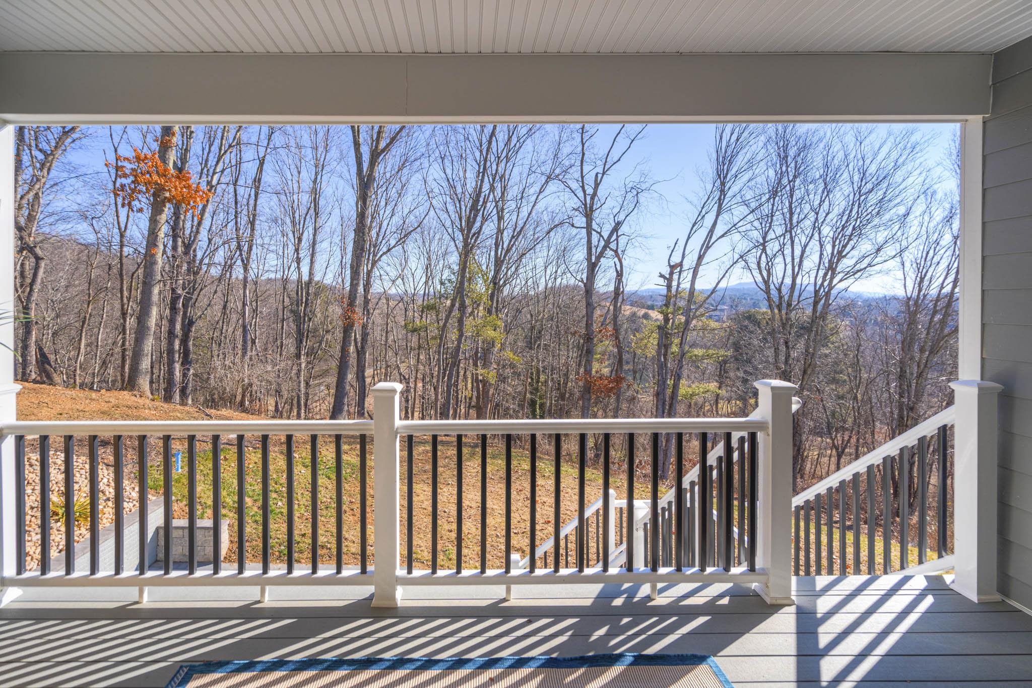 124 KINLOCH Drive