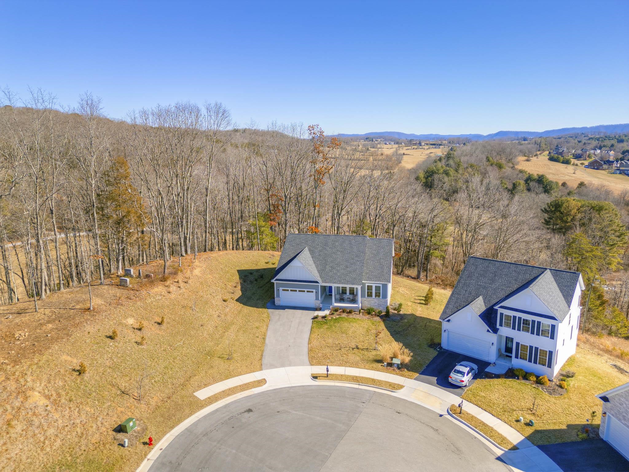 124 KINLOCH Drive
