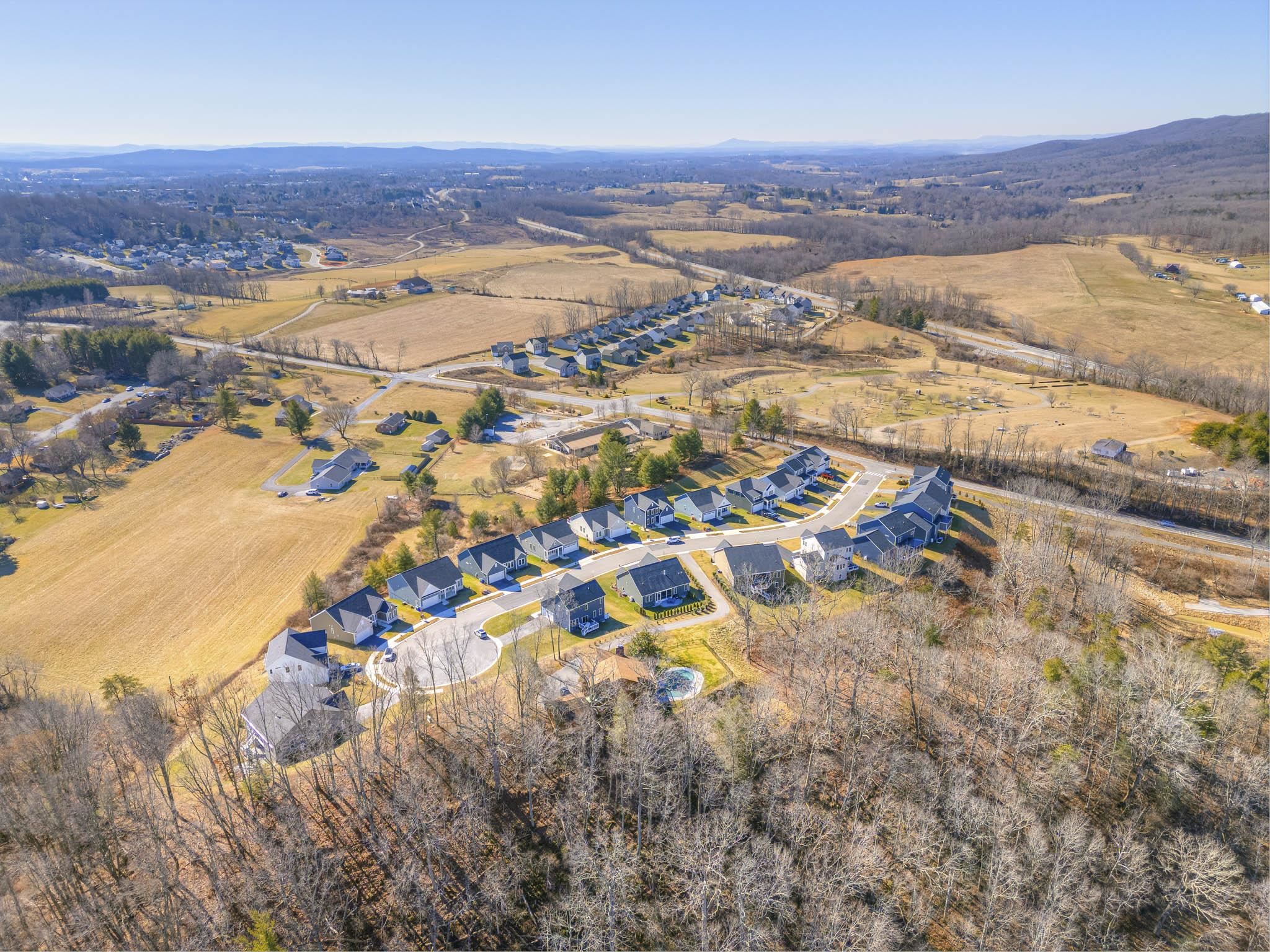 124 KINLOCH Drive