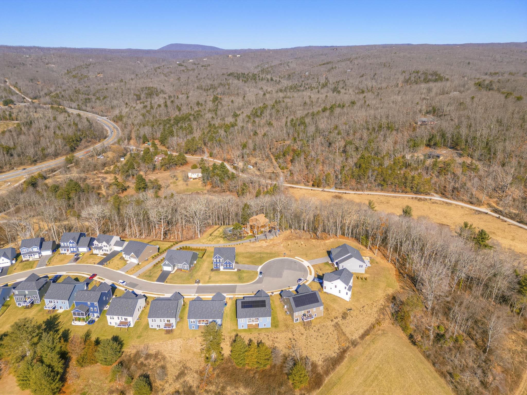124 KINLOCH Drive