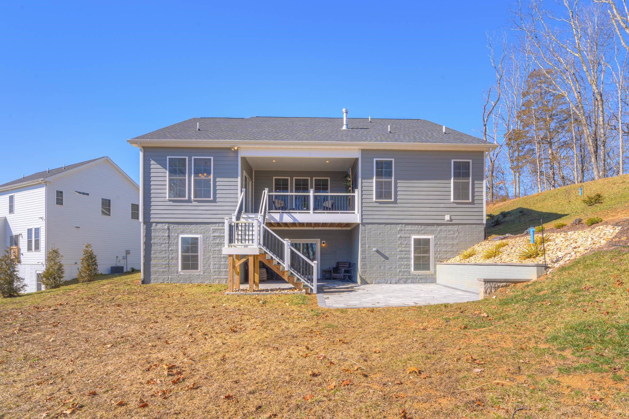 124 KINLOCH Drive