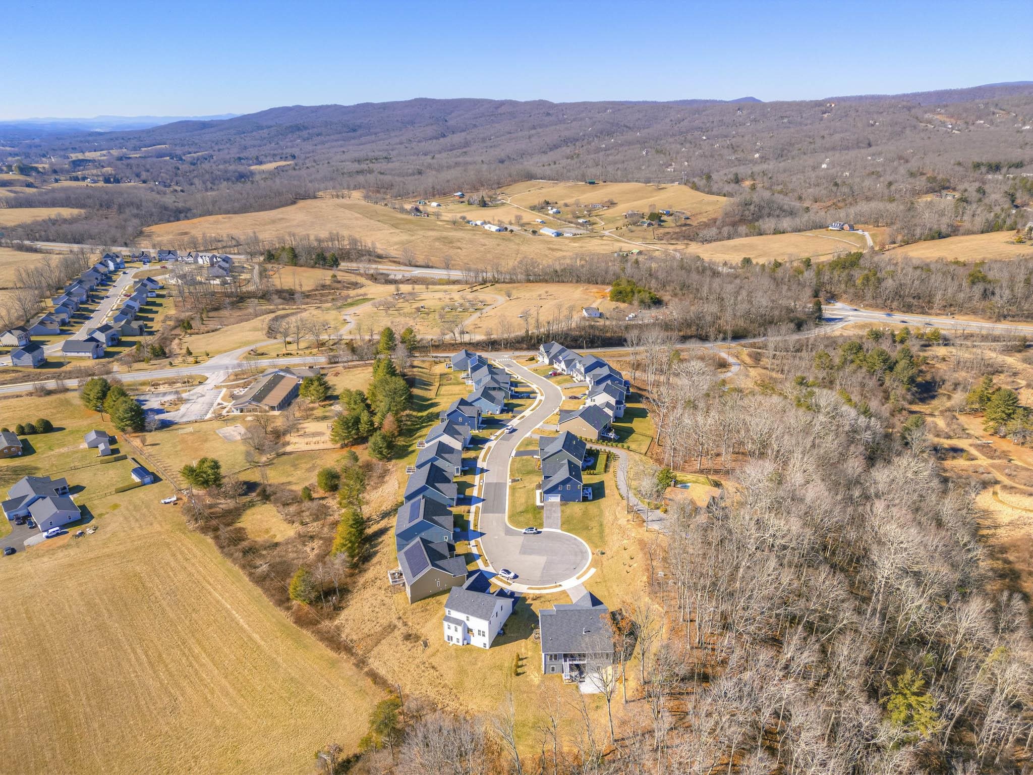 124 KINLOCH Drive