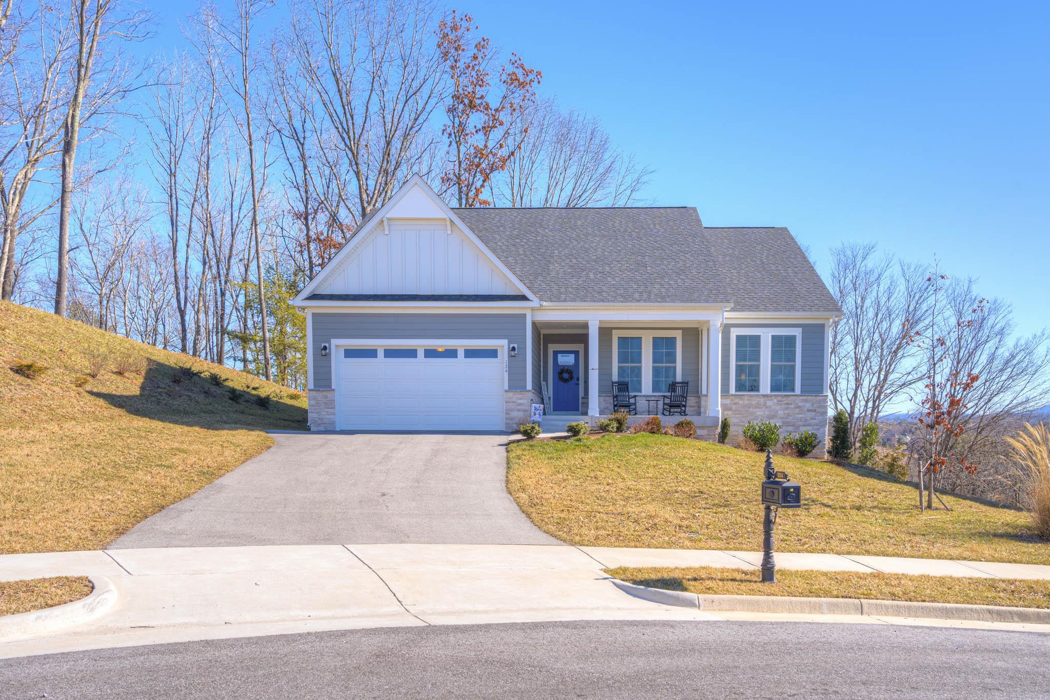 124 KINLOCH Drive