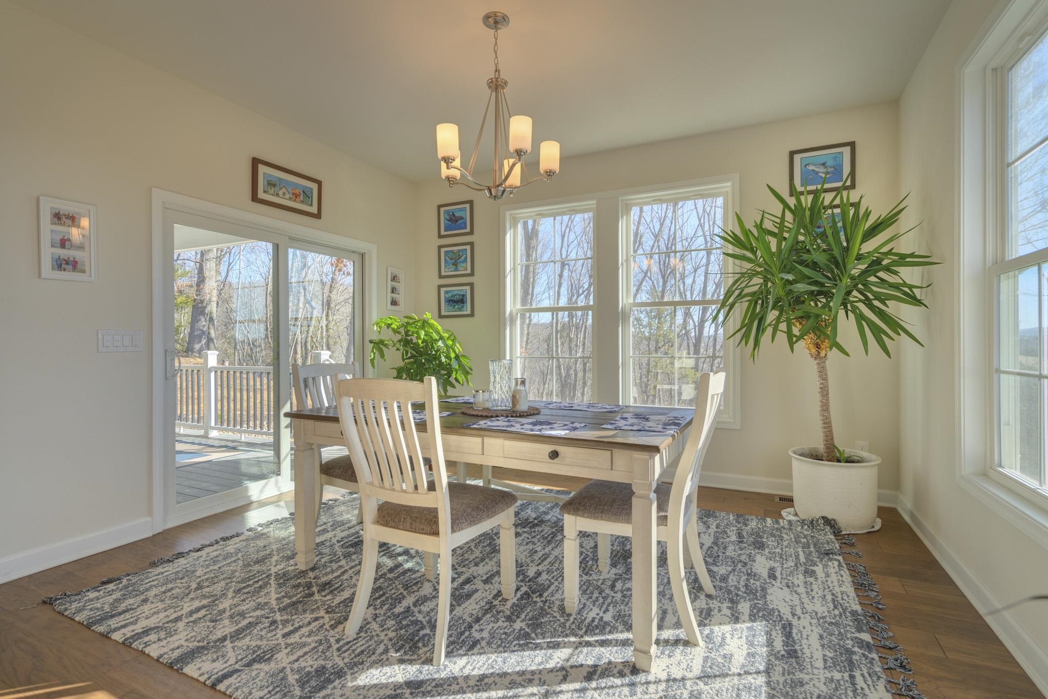 124 KINLOCH Drive