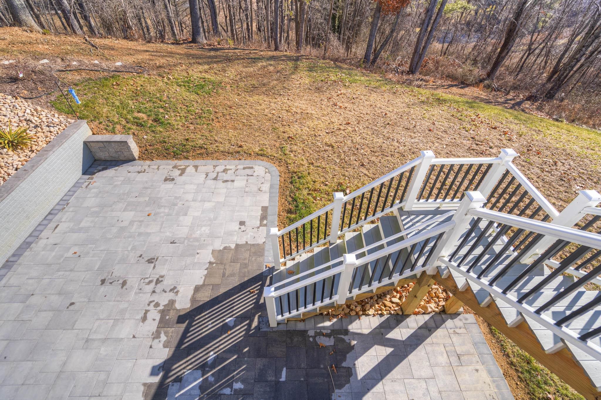 124 KINLOCH Drive