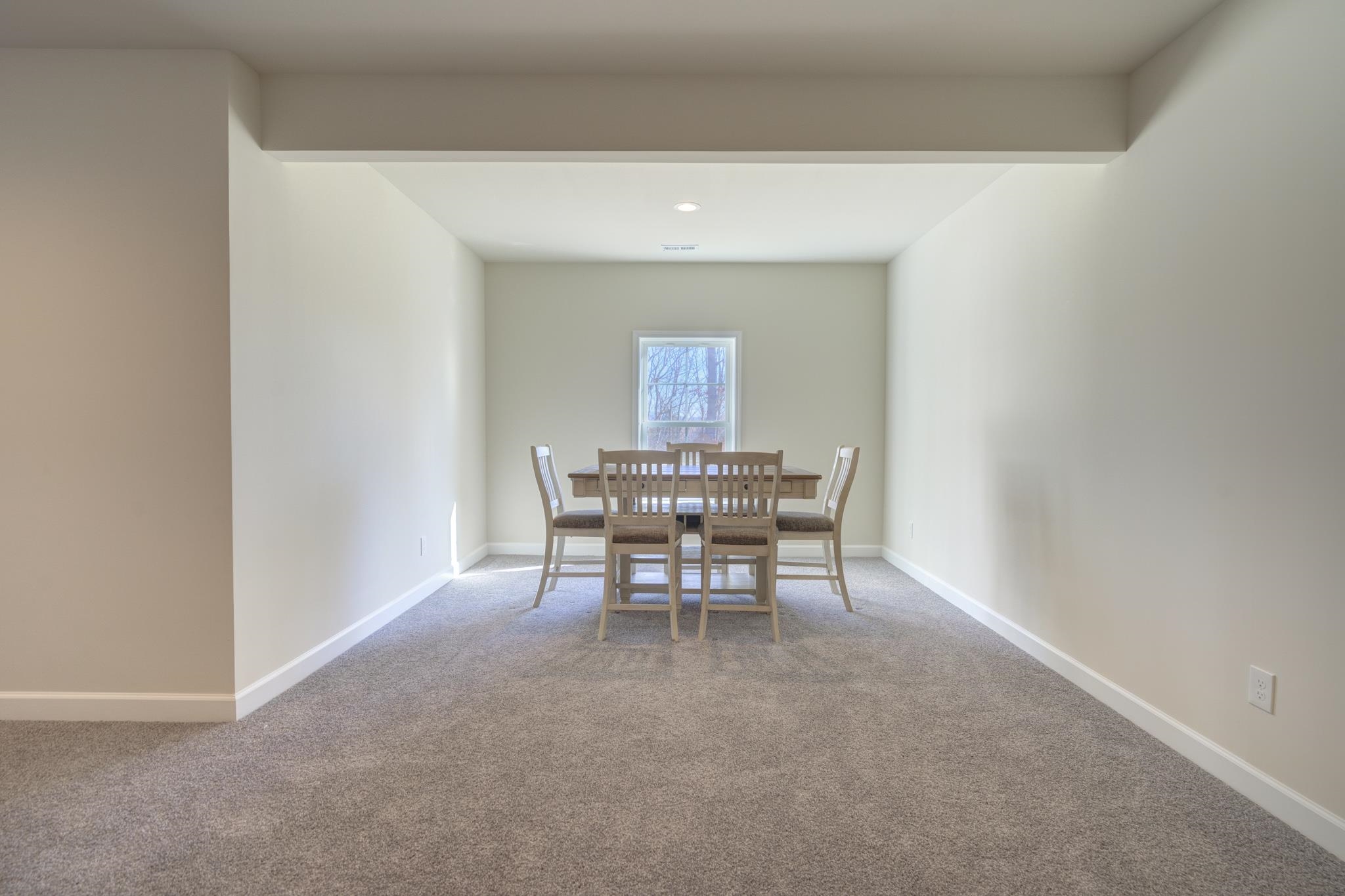 124 KINLOCH Drive