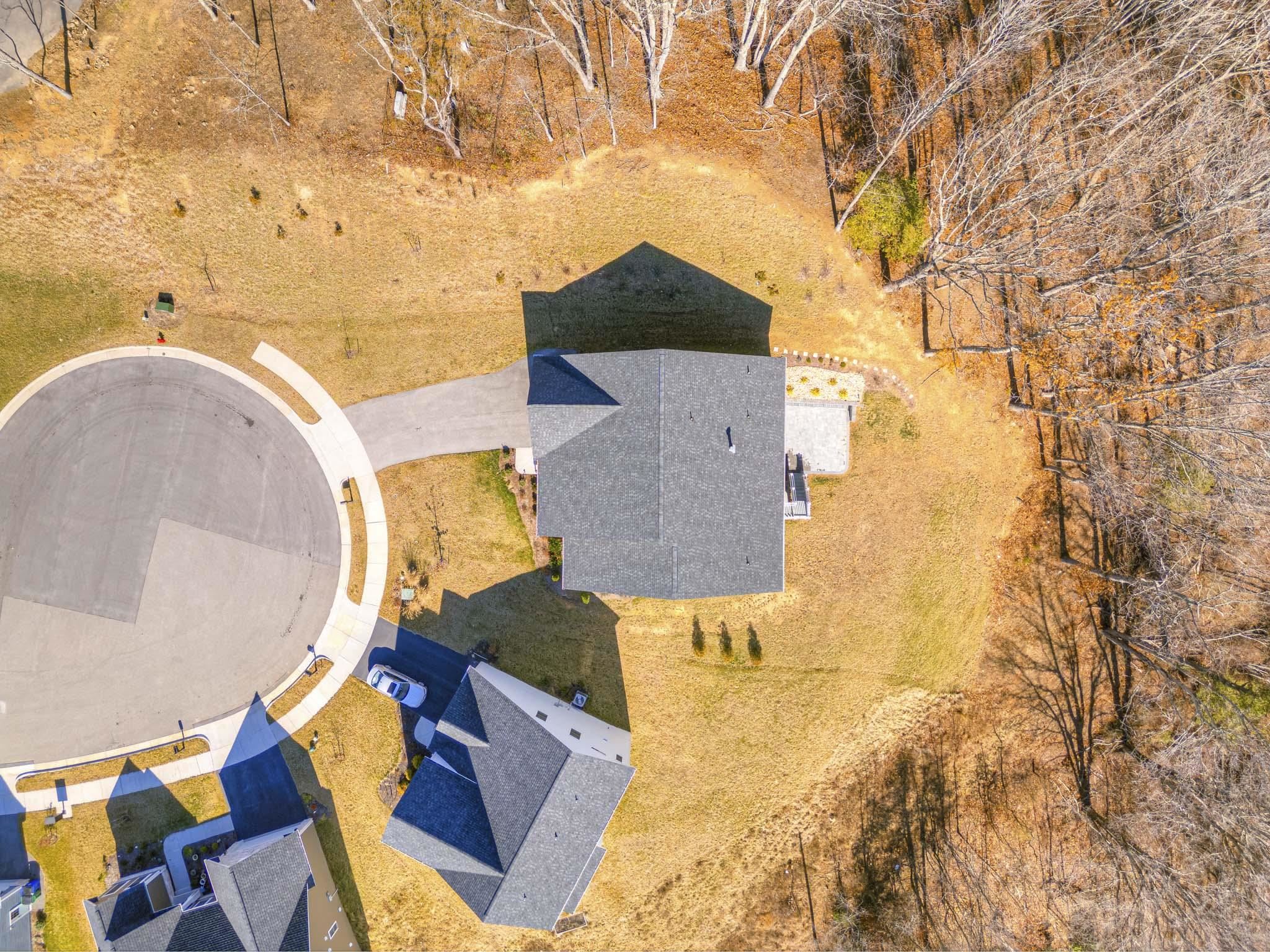 124 KINLOCH Drive