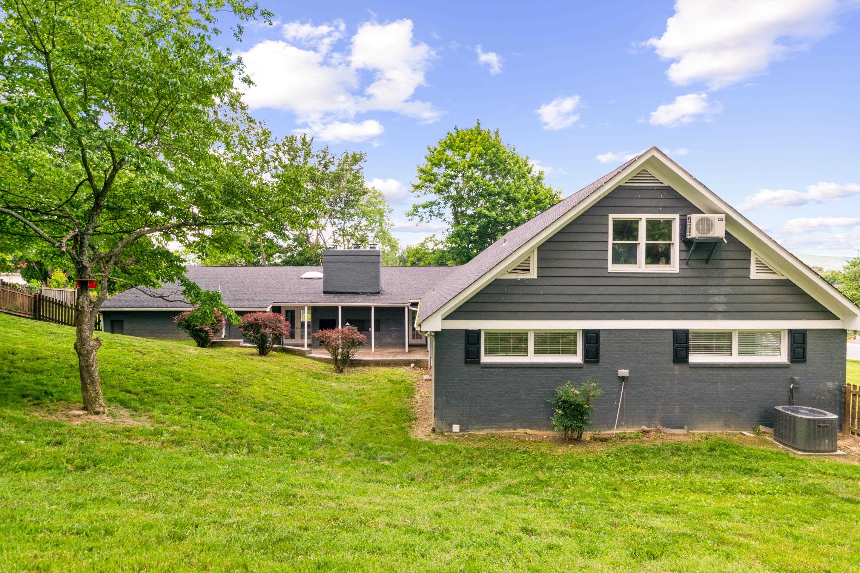 390 N 18th Street