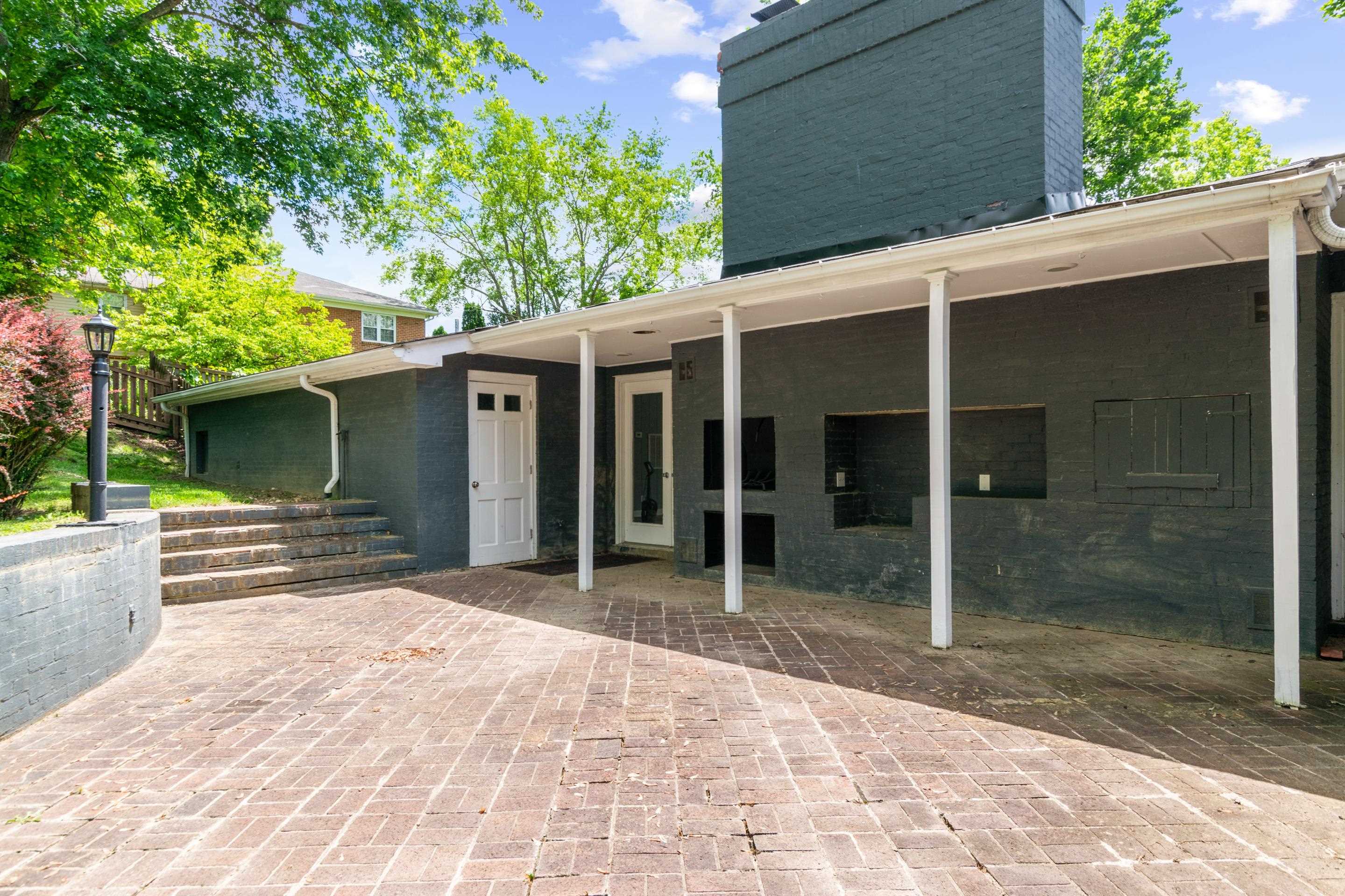 390 N 18th Street