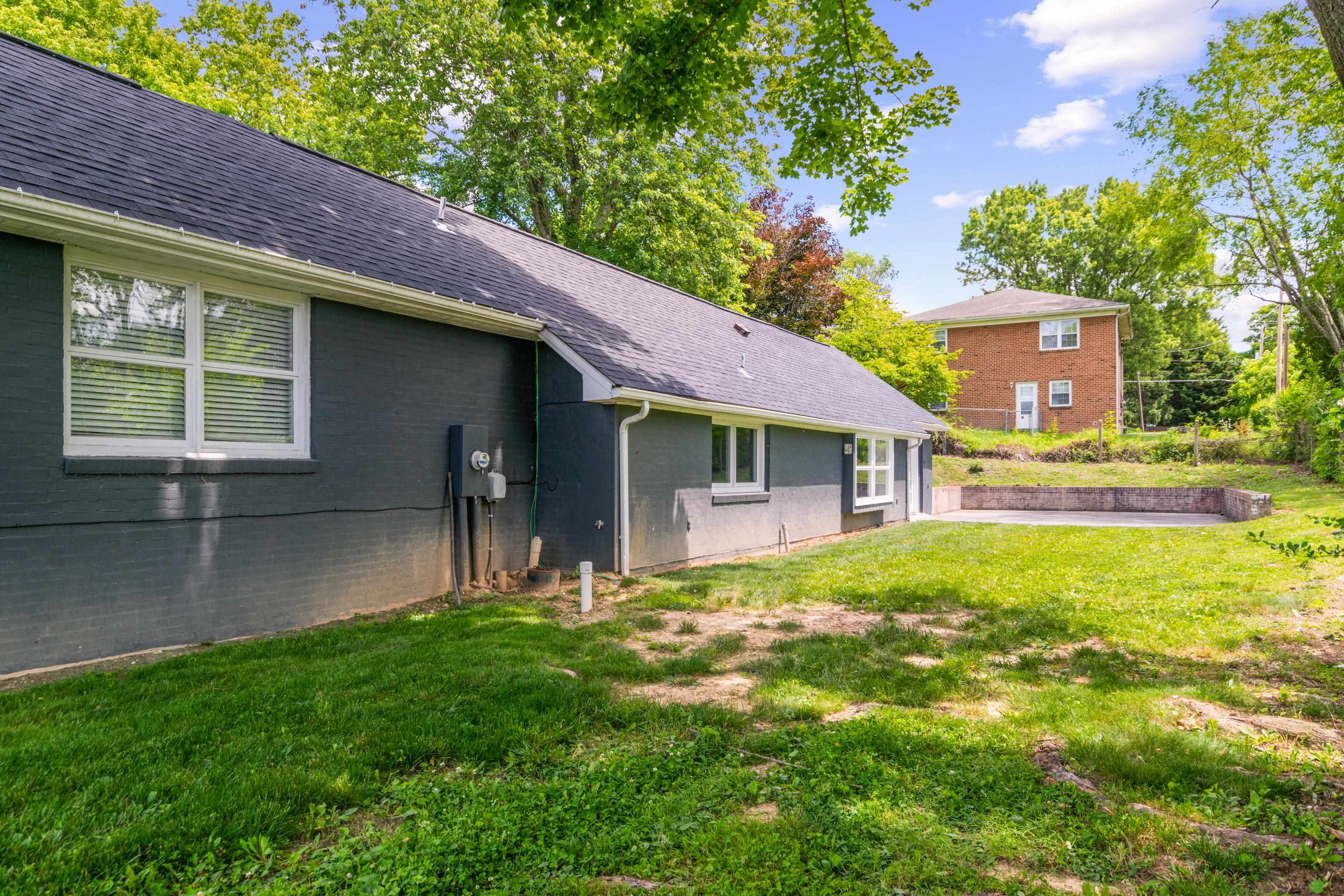 390 N 18th Street