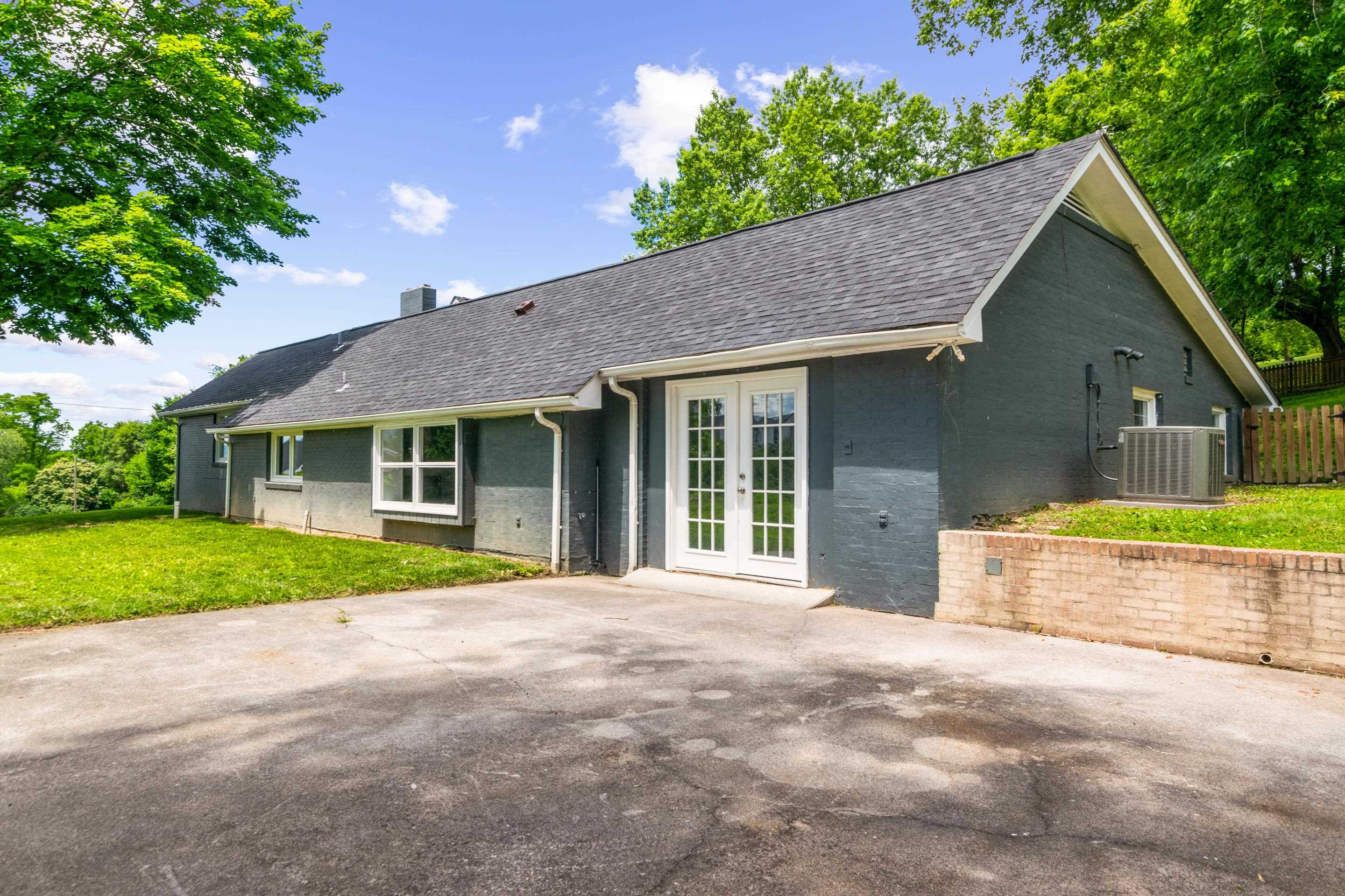 390 N 18th Street