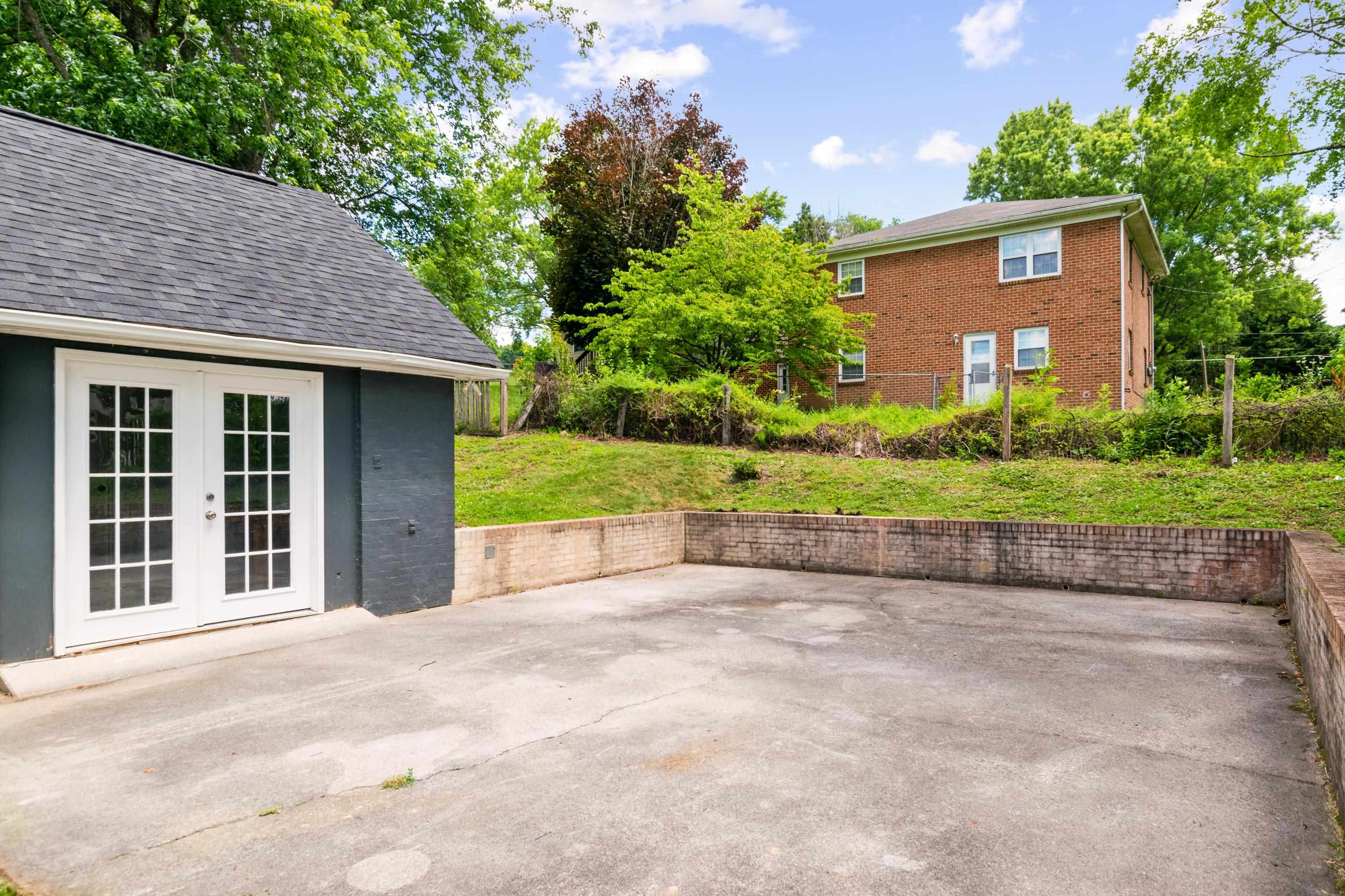 390 N 18th Street