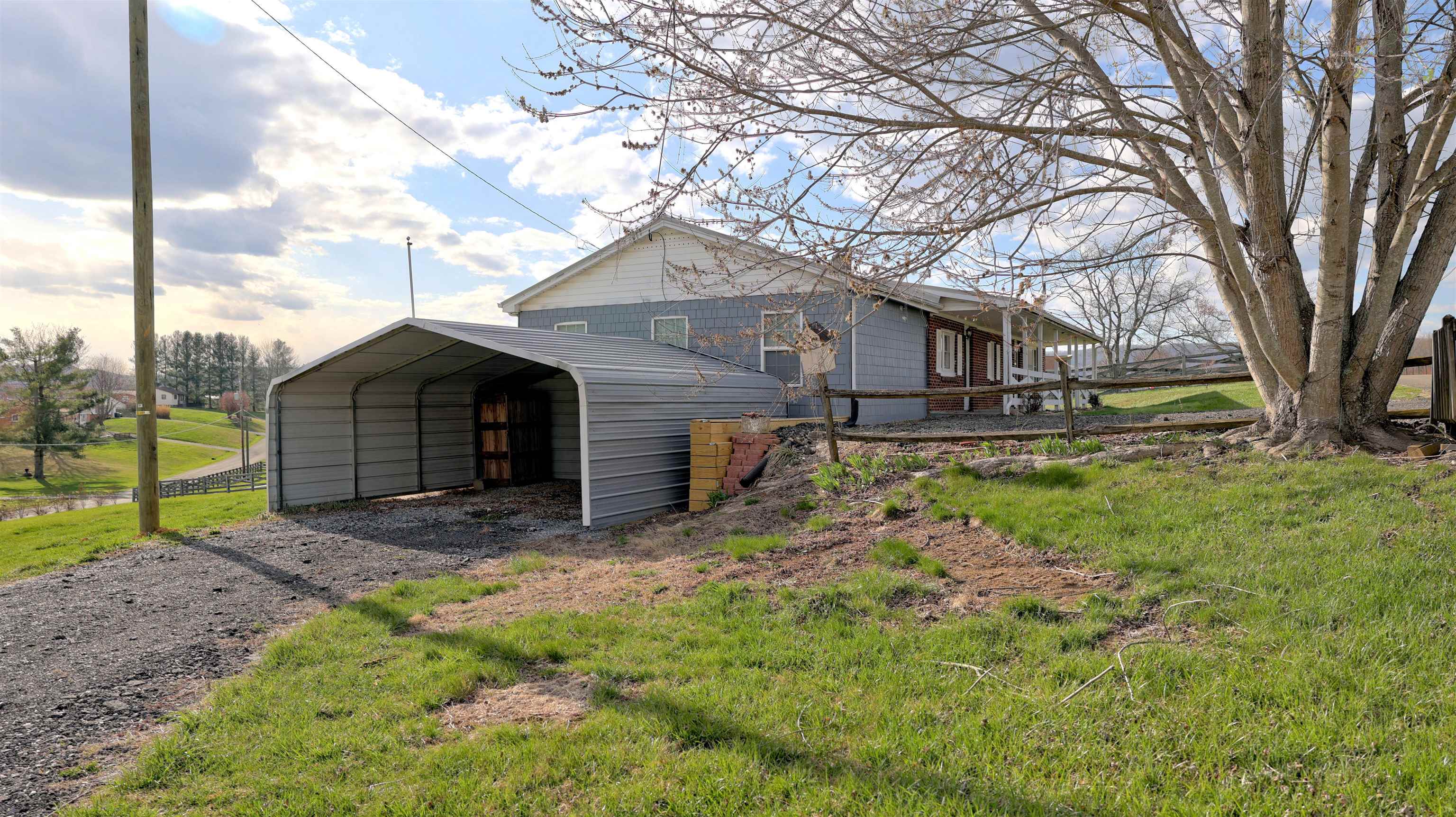 5731 RIDGEWOOD Place