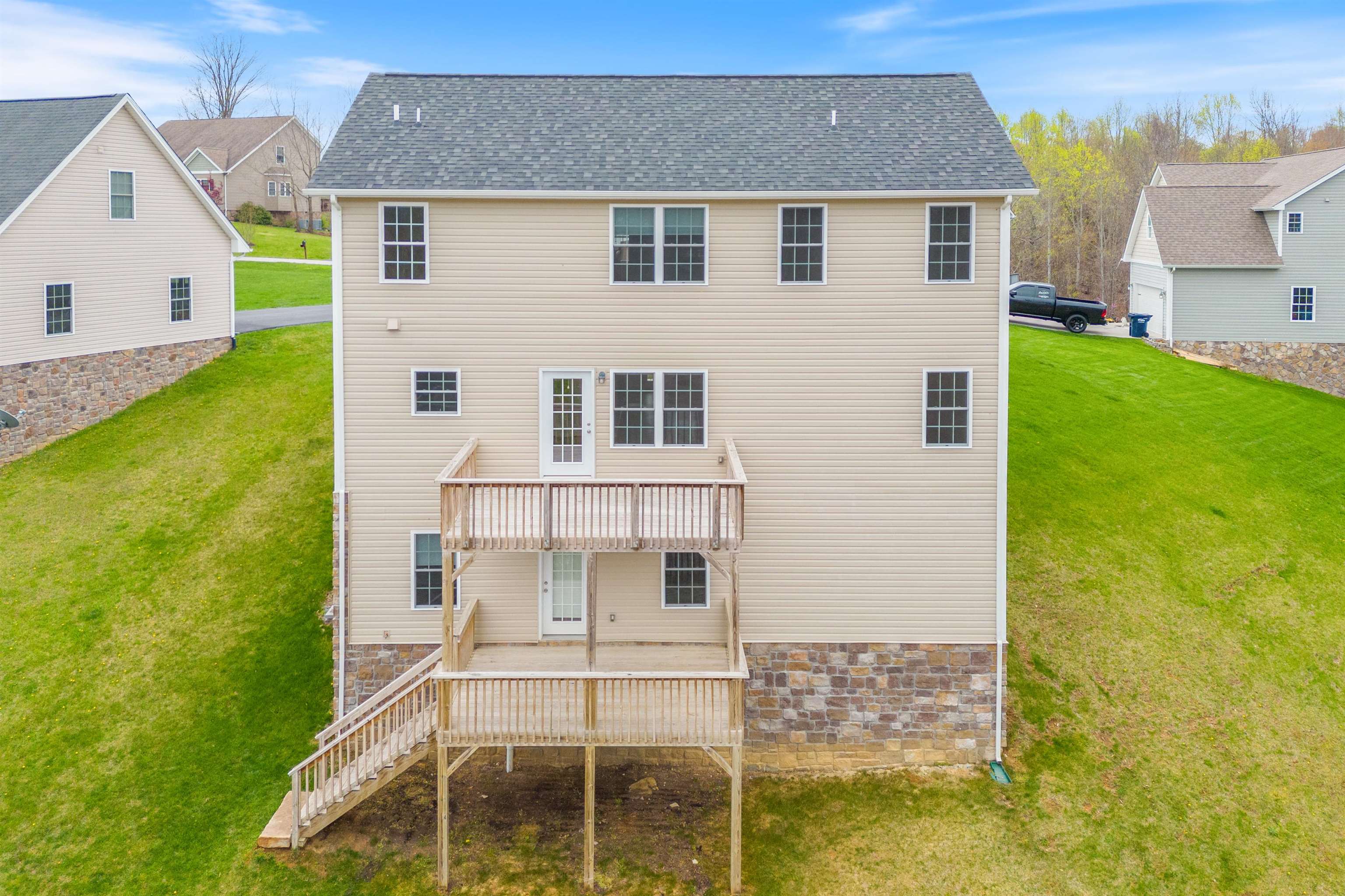 1140 CROSSCREEK Drive