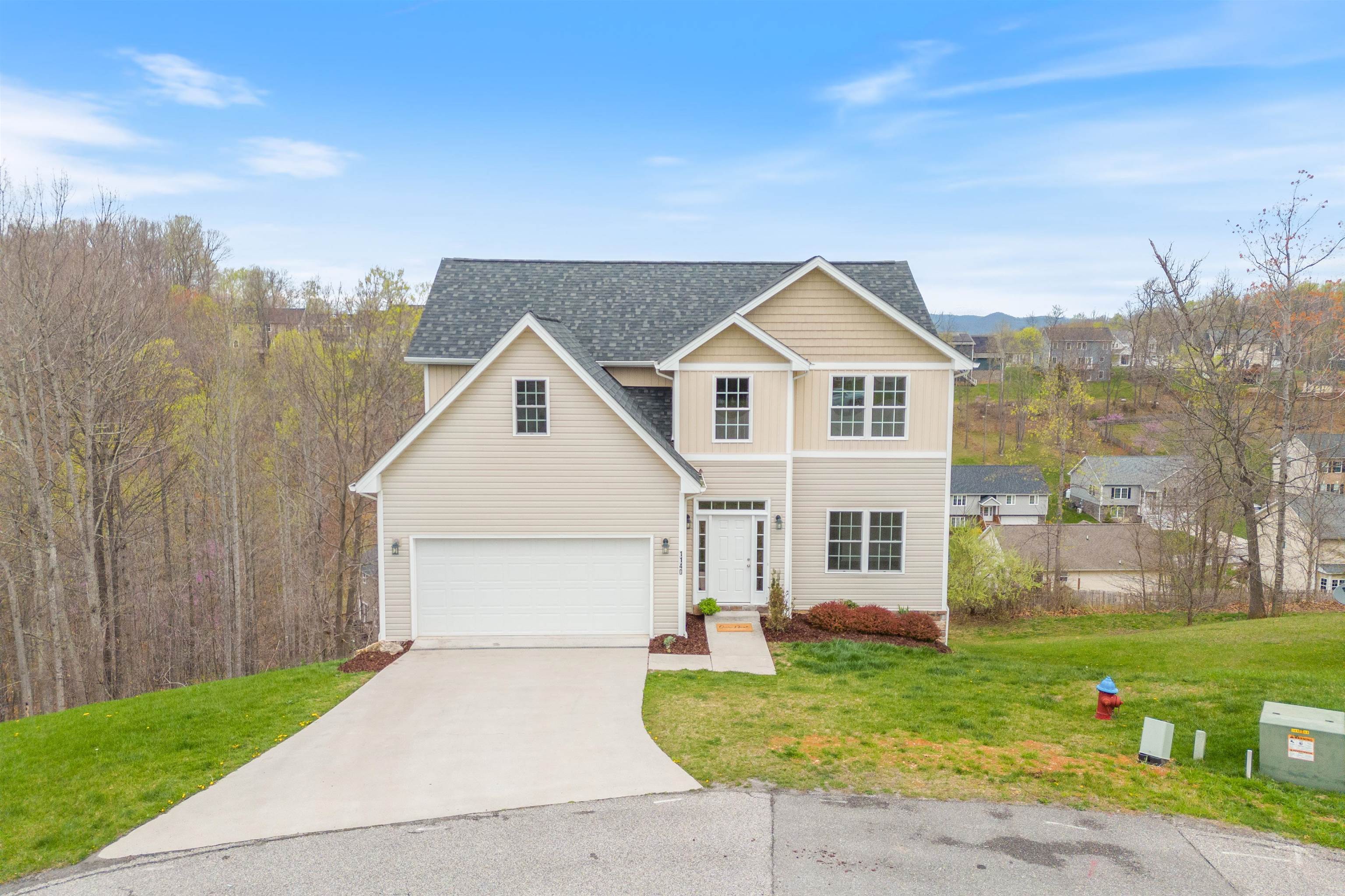1140 CROSSCREEK Drive