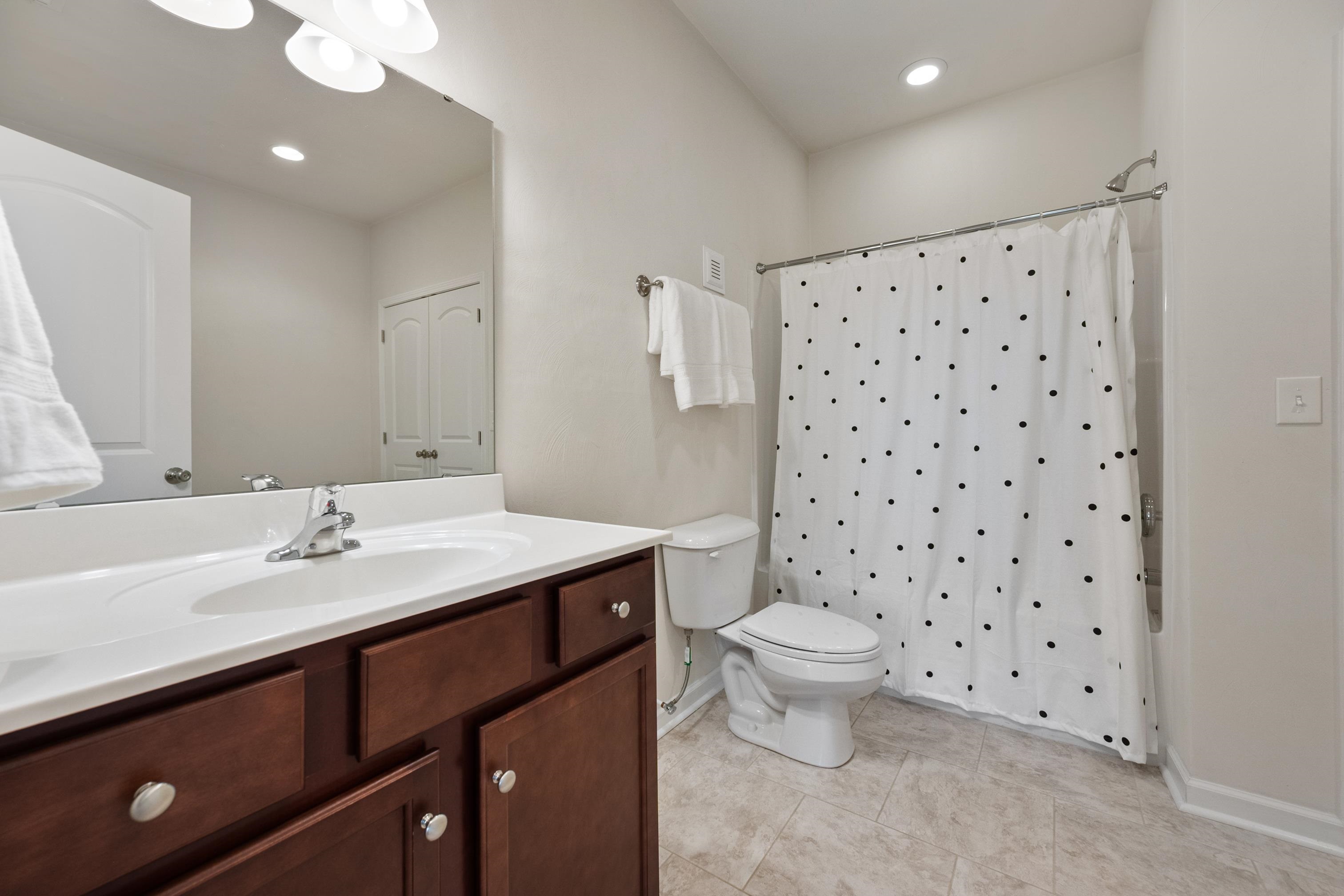 1140 CROSSCREEK Drive