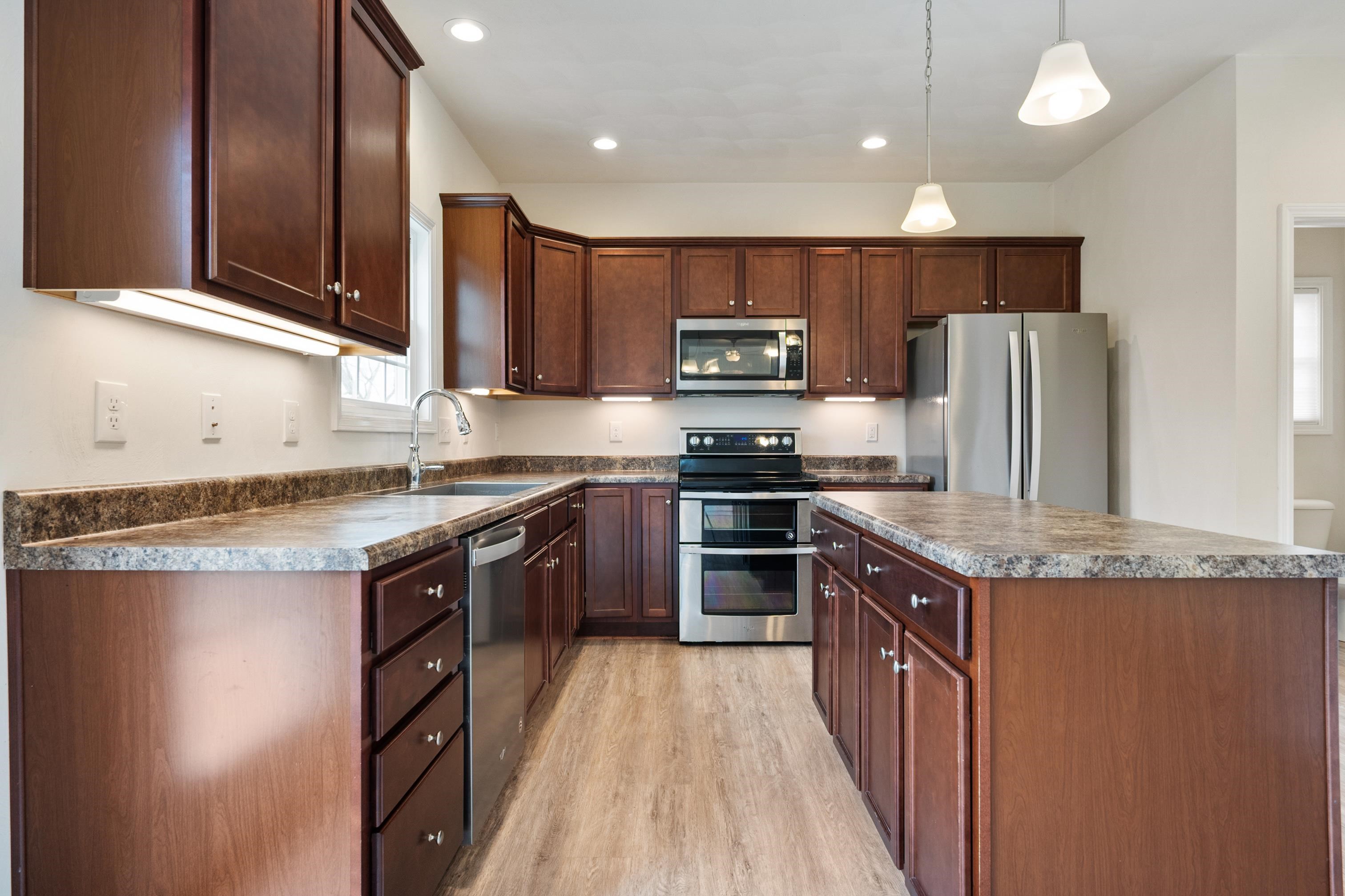 1140 CROSSCREEK Drive