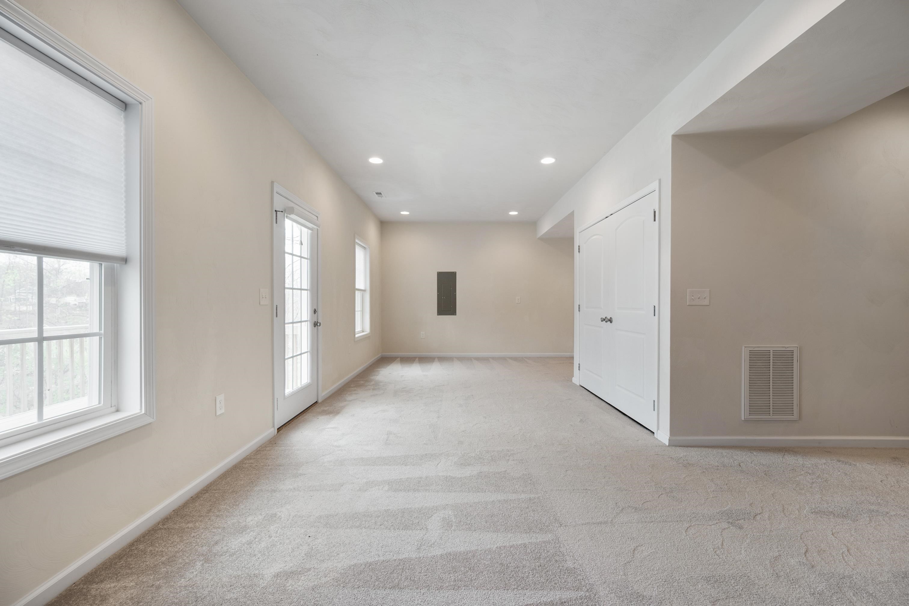 1140 CROSSCREEK Drive