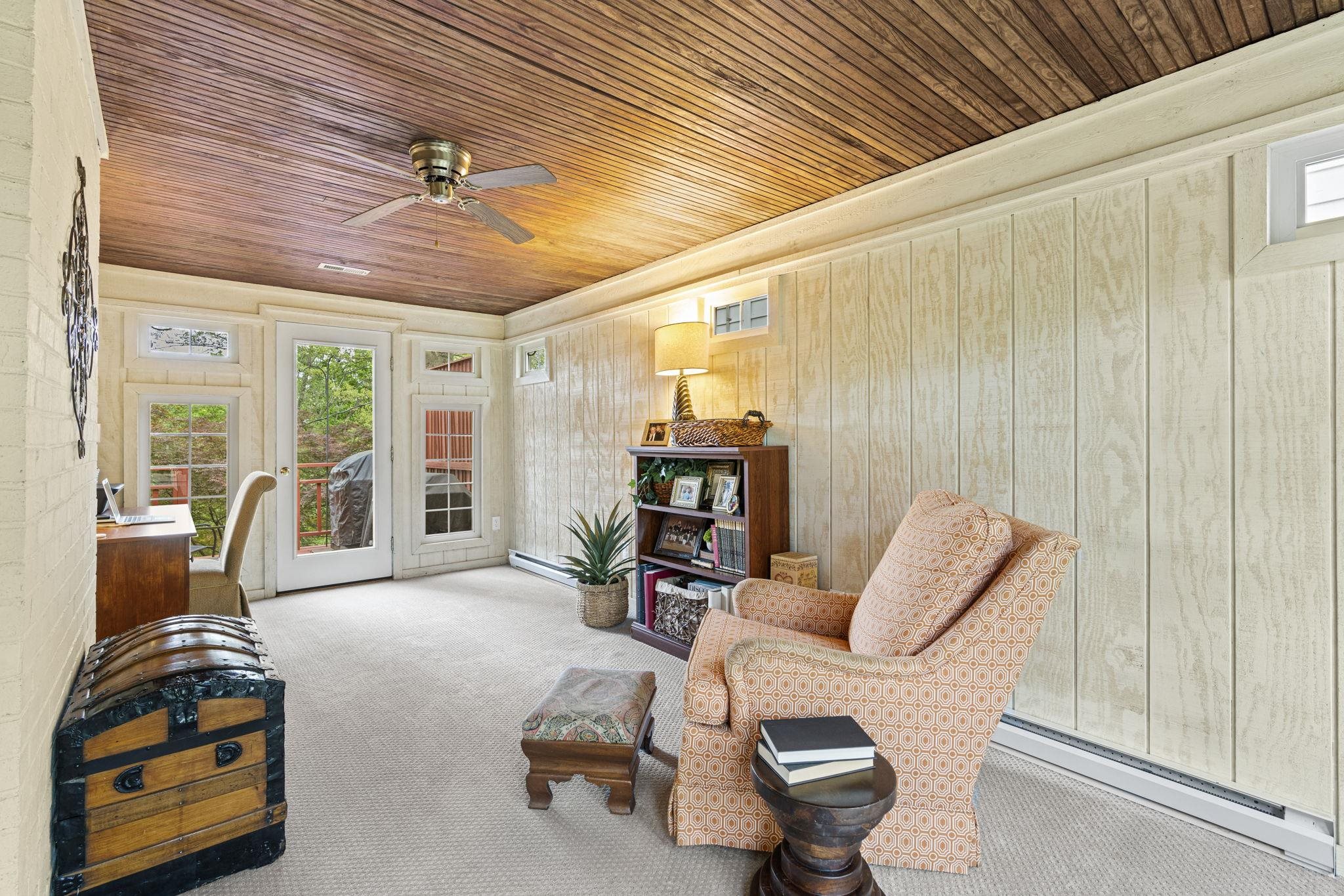 2423 Laburnum Avenue