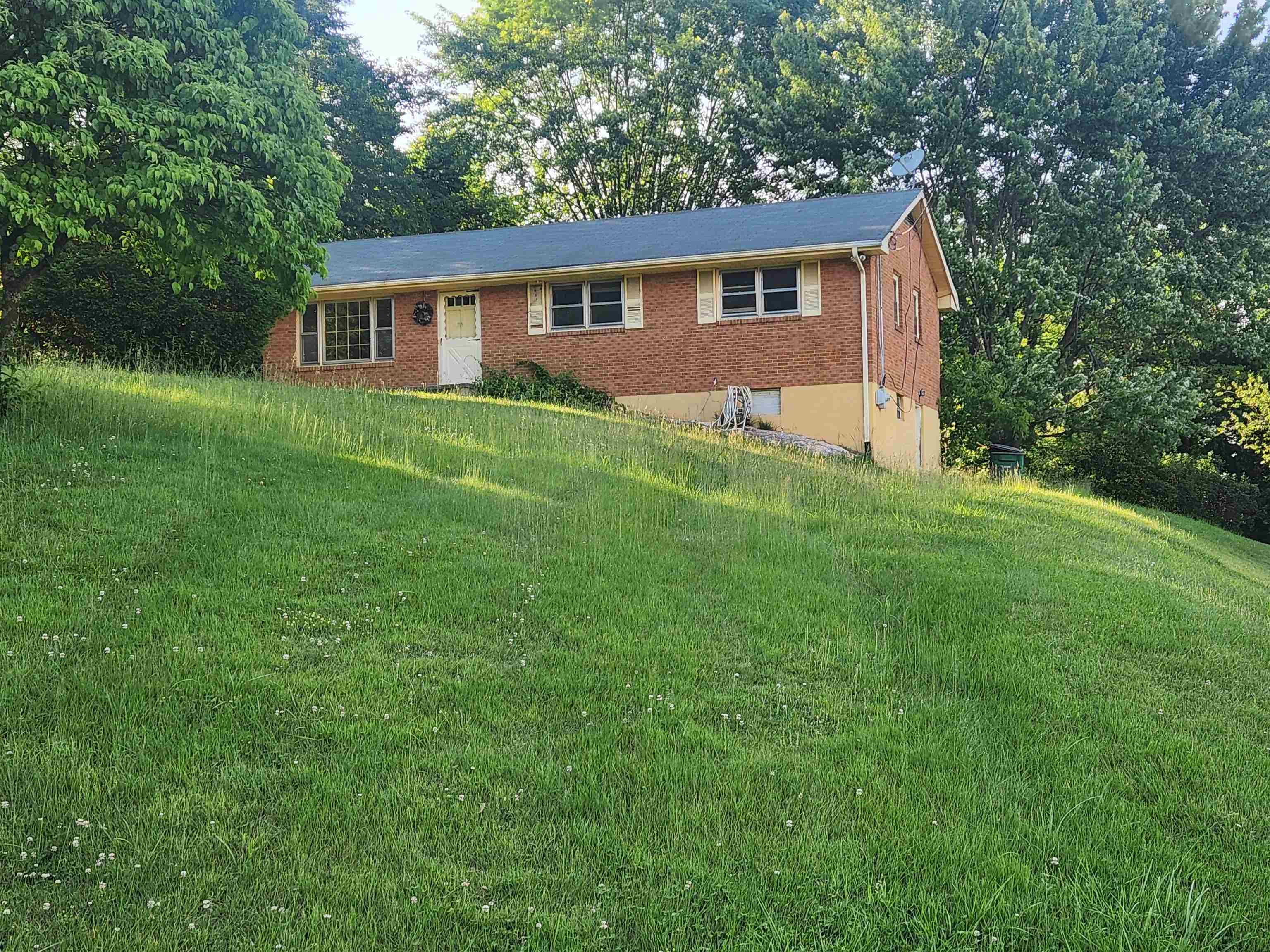 1380 STARLIGHT Court