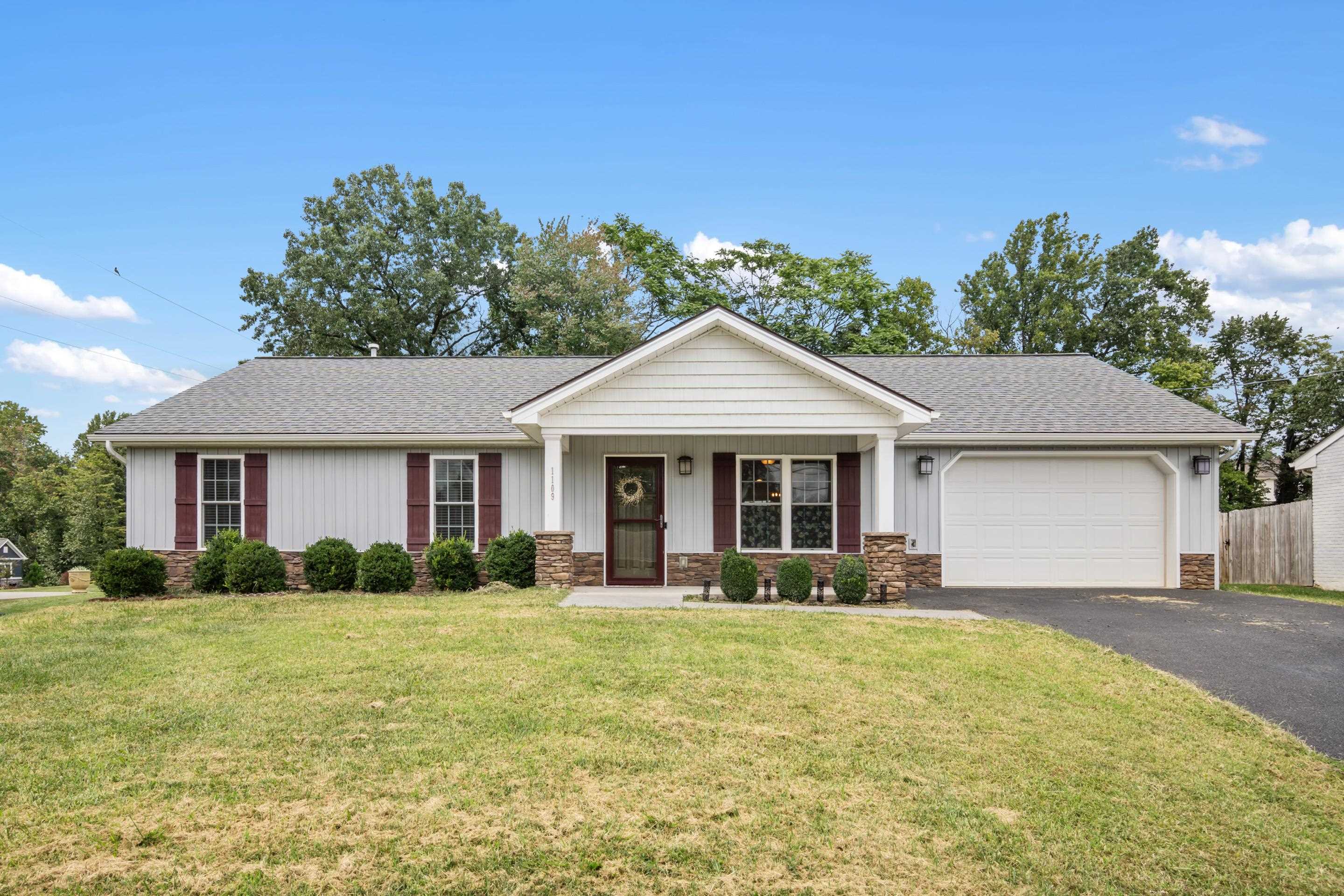1109 Stoutamire Drive
