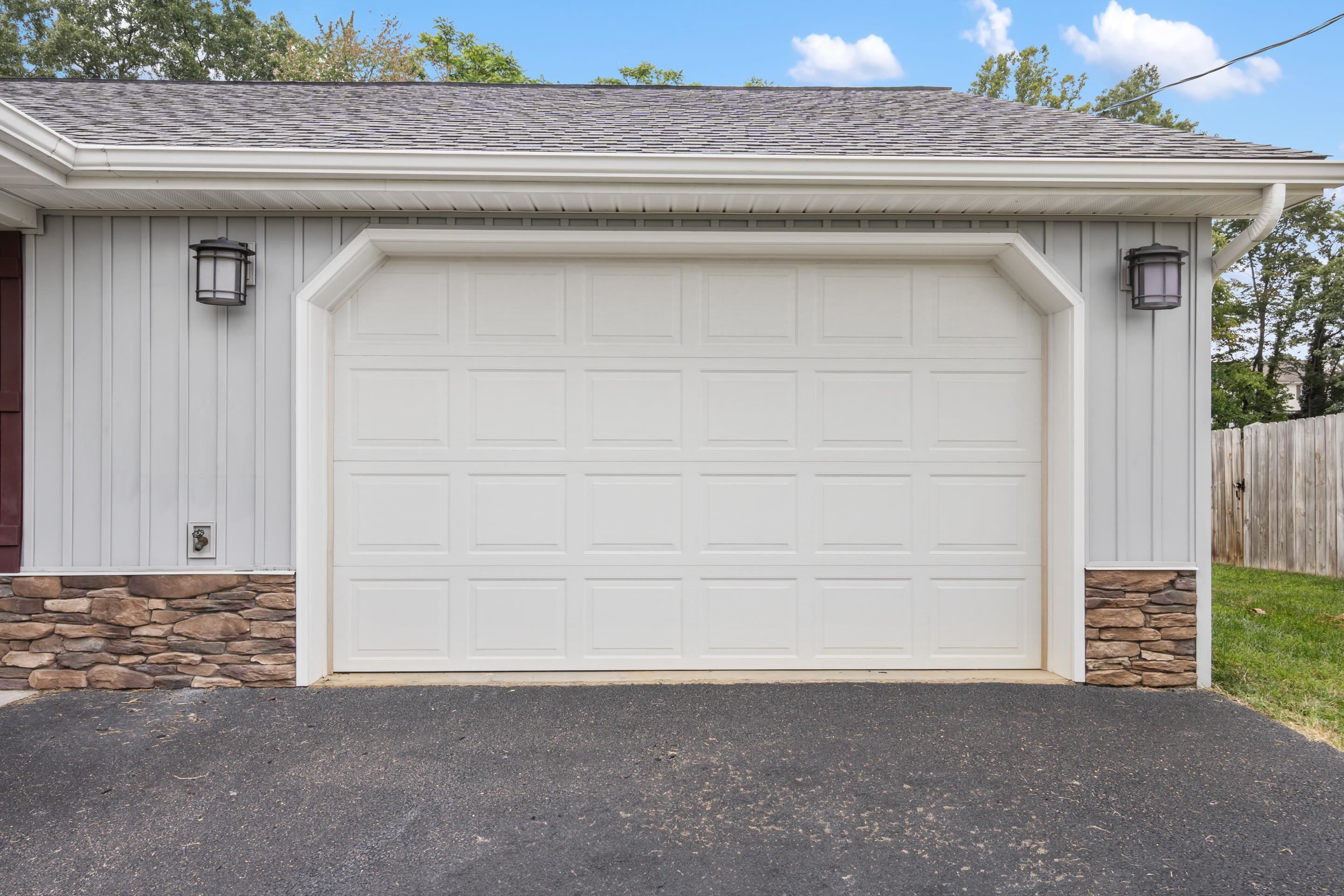 1109 Stoutamire Drive