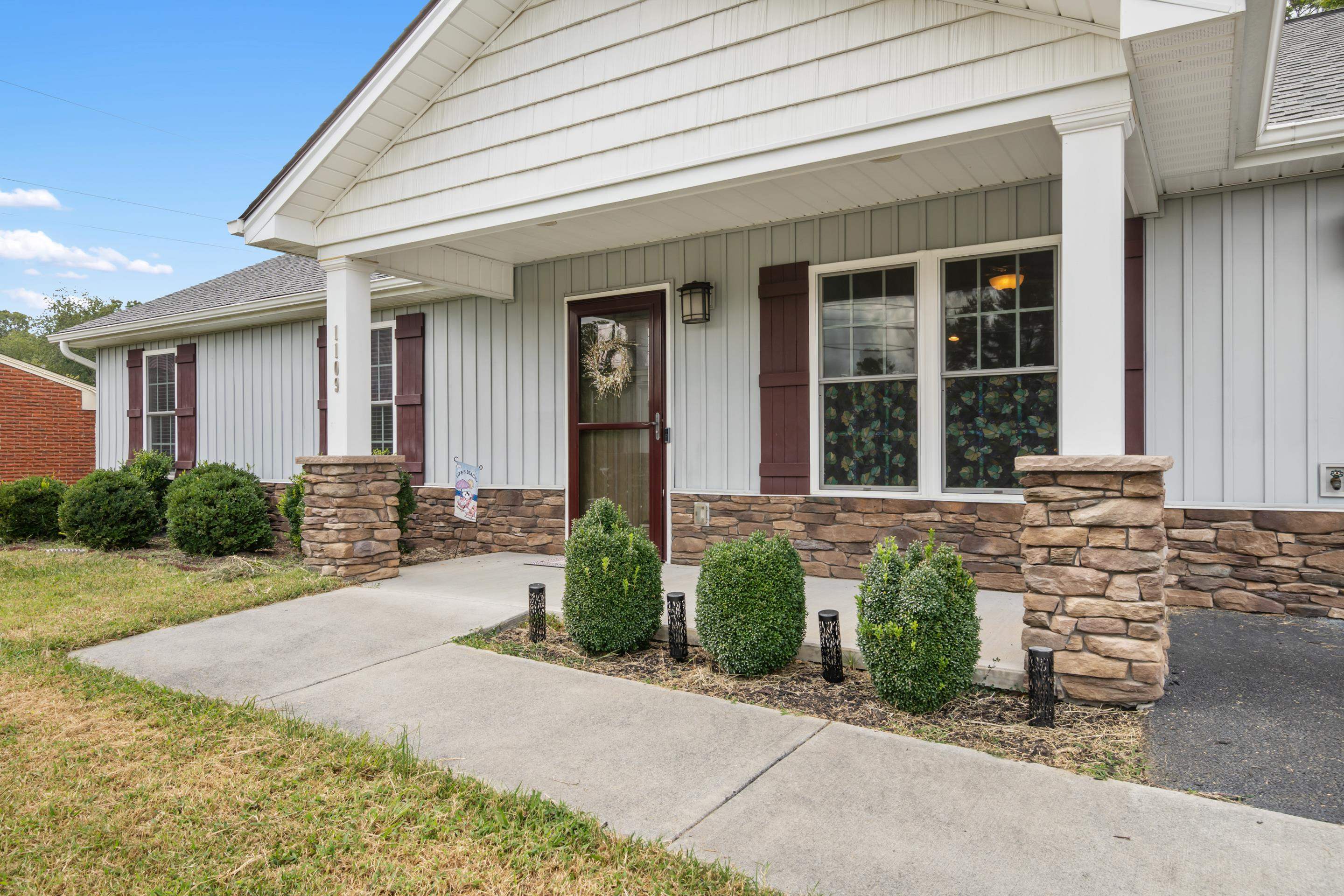 1109 Stoutamire Drive