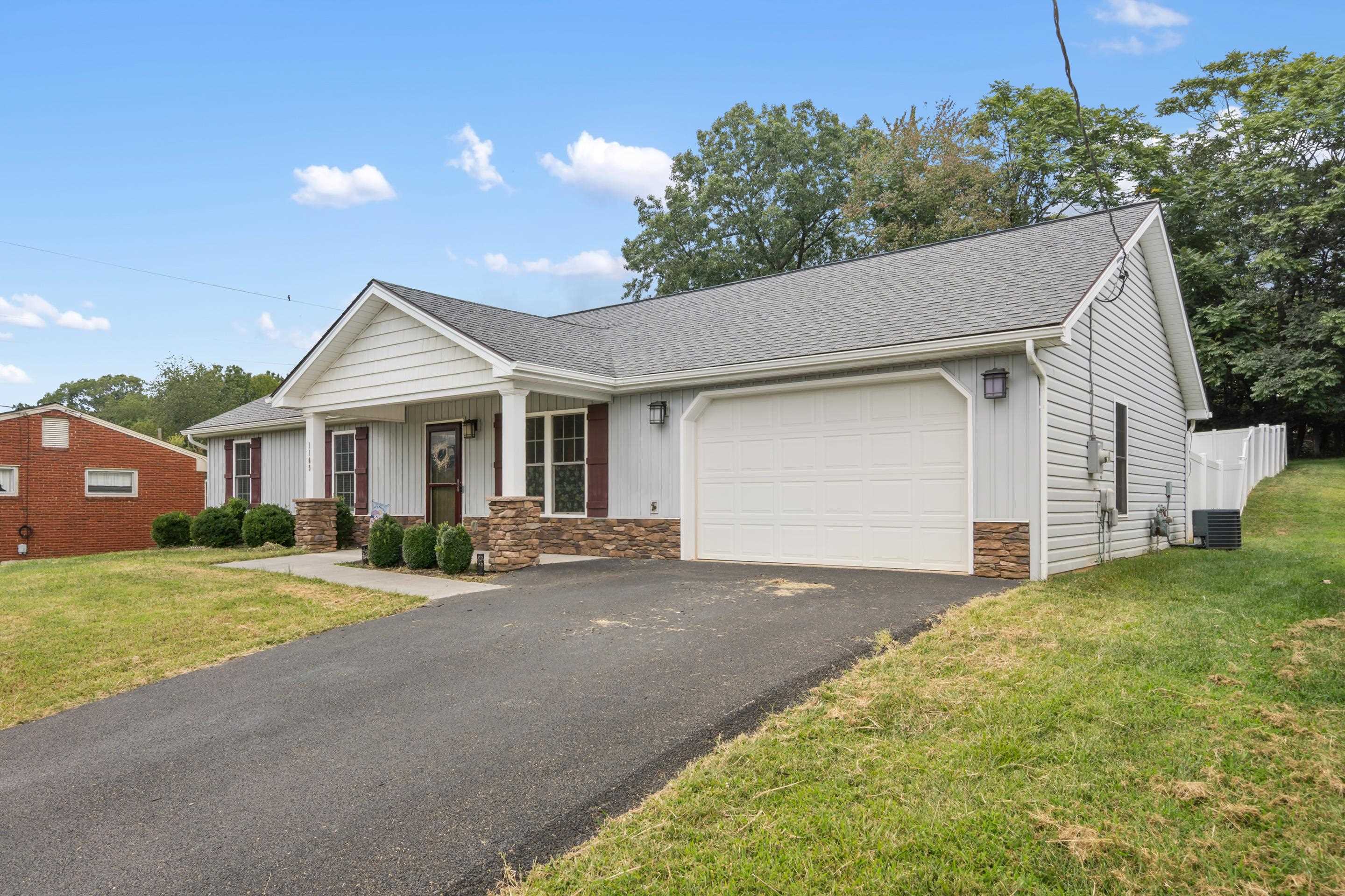 1109 Stoutamire Drive
