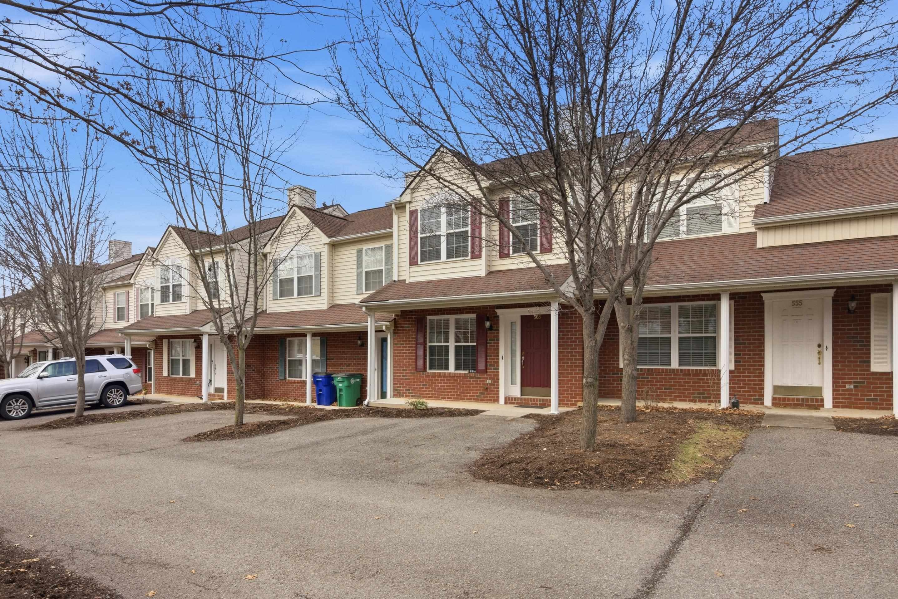 565 Oaktree Boulevard