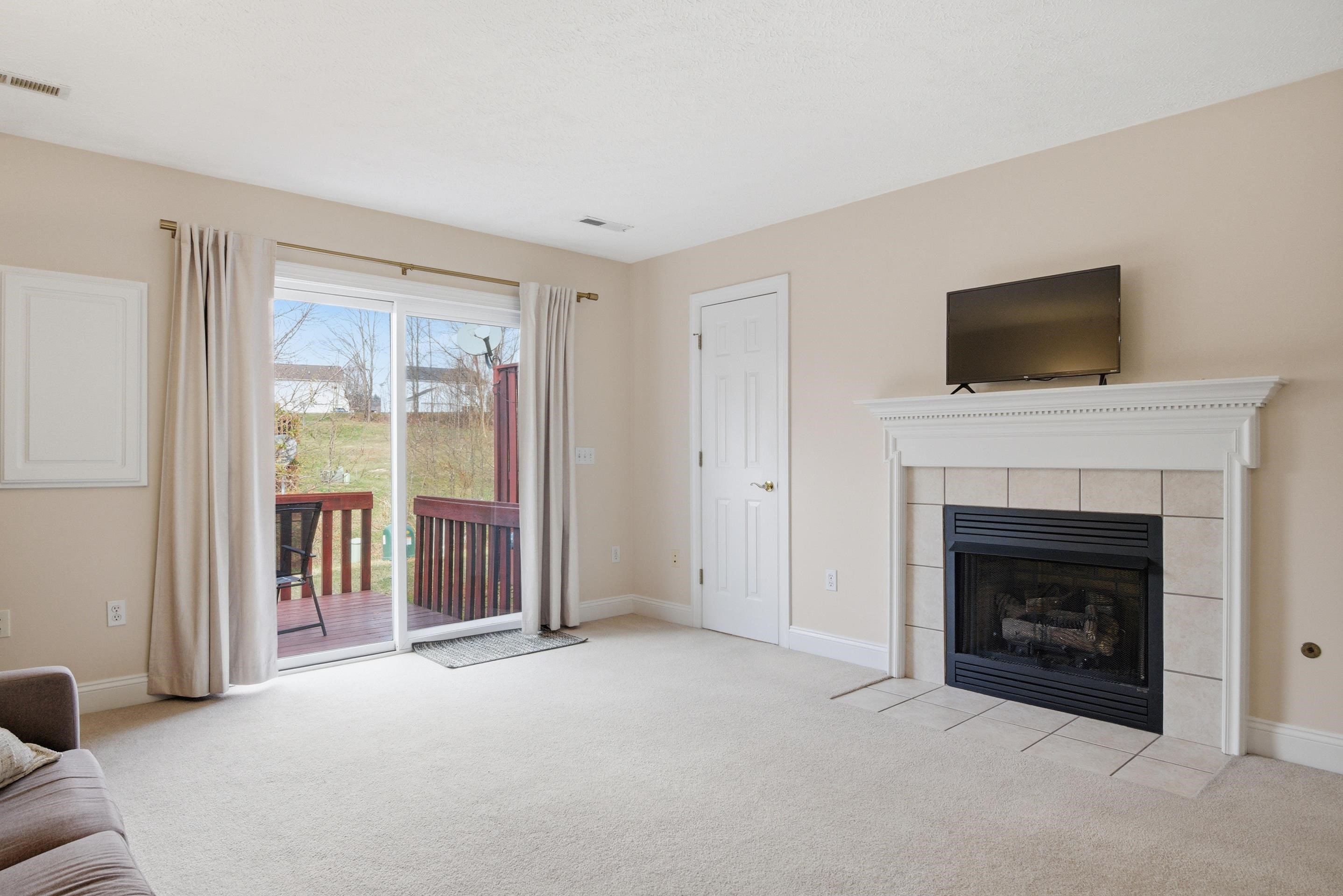 565 Oaktree Boulevard