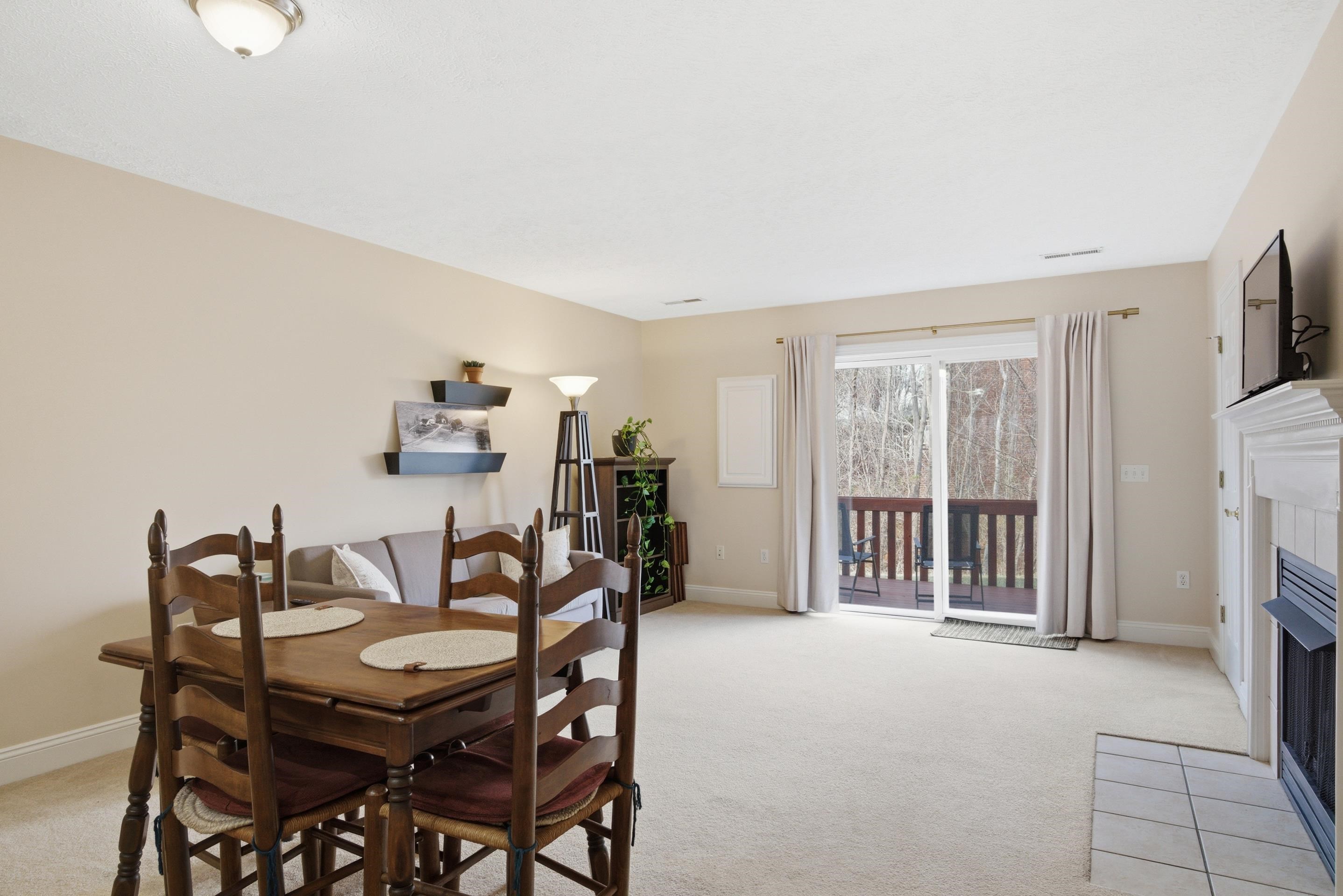 565 Oaktree Boulevard