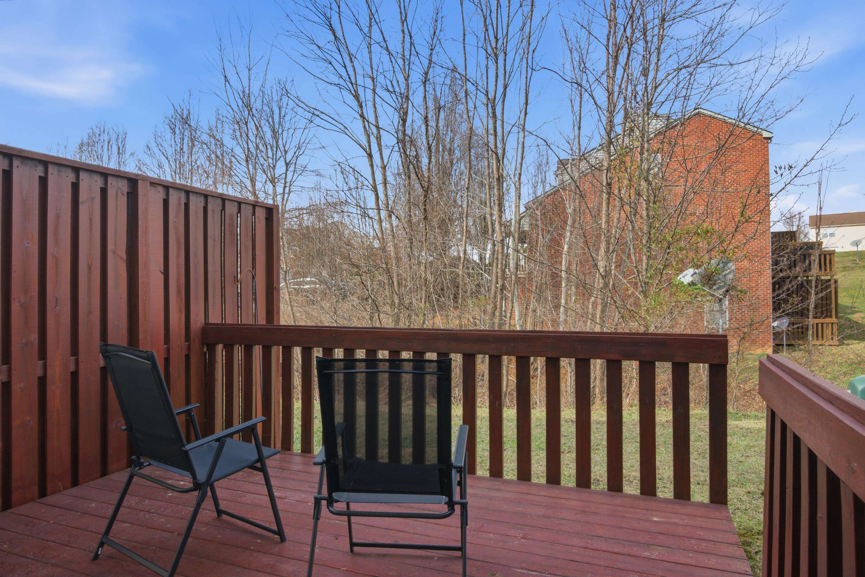 565 Oaktree Boulevard