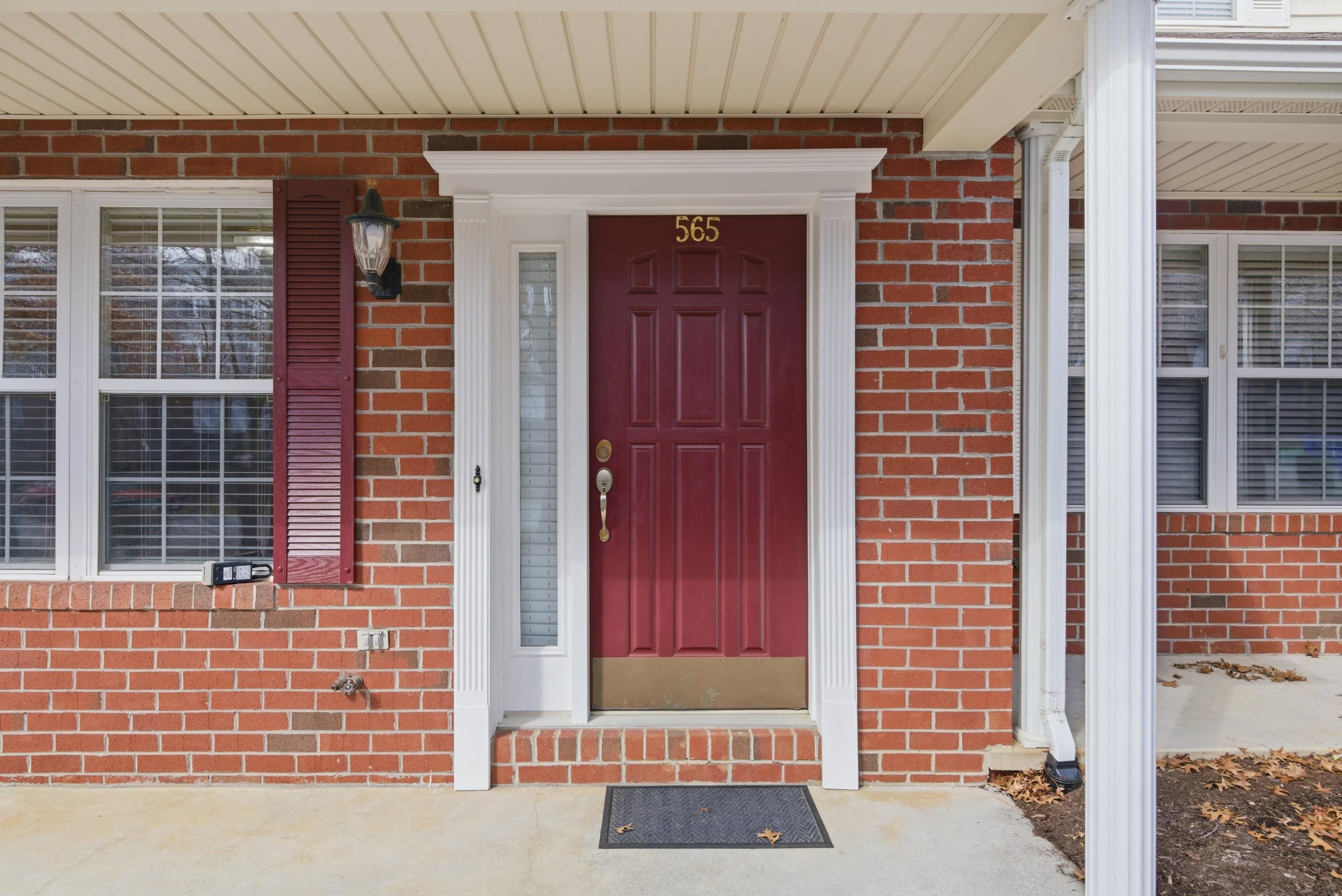 565 Oaktree Boulevard