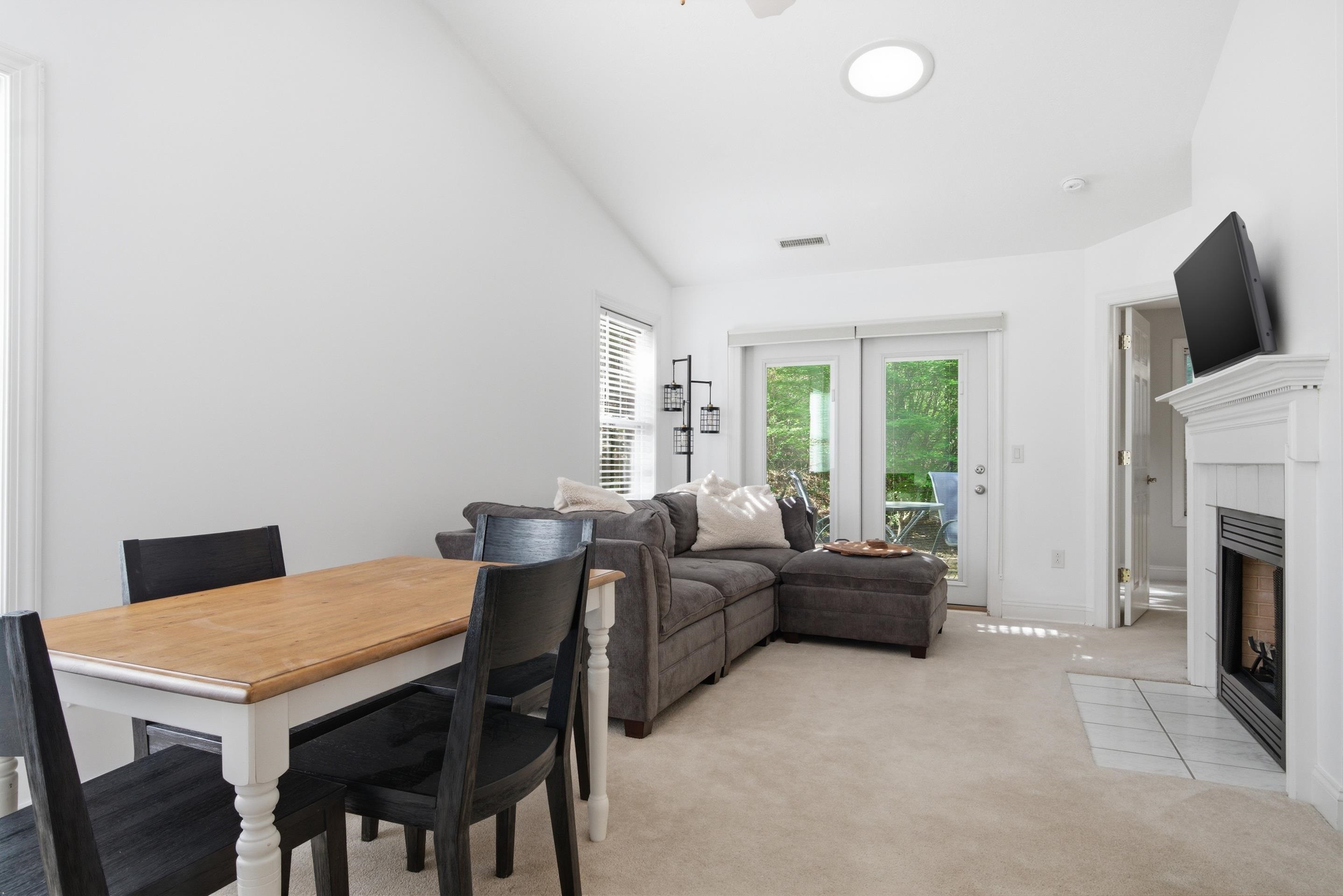 450 SILVER LEAF DR Drive