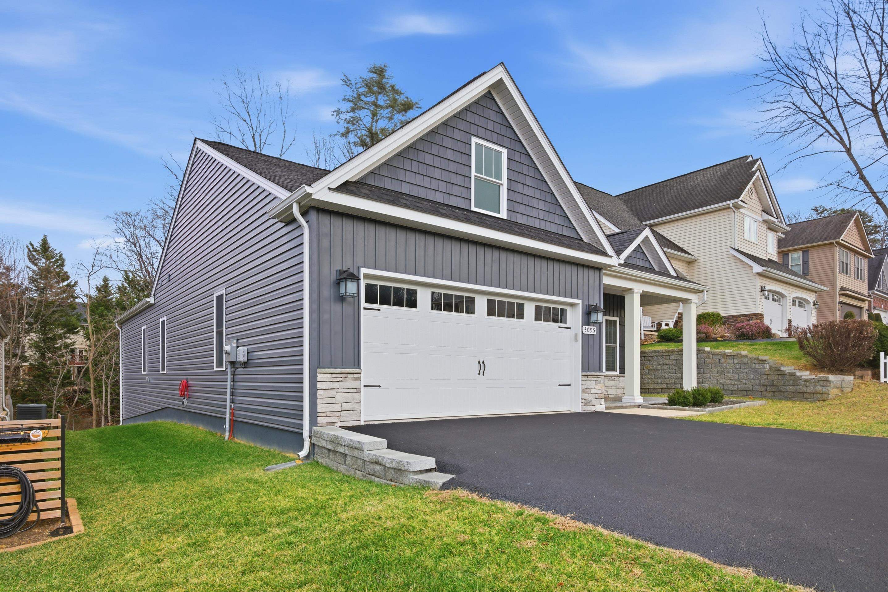 3095 Isabel Lane