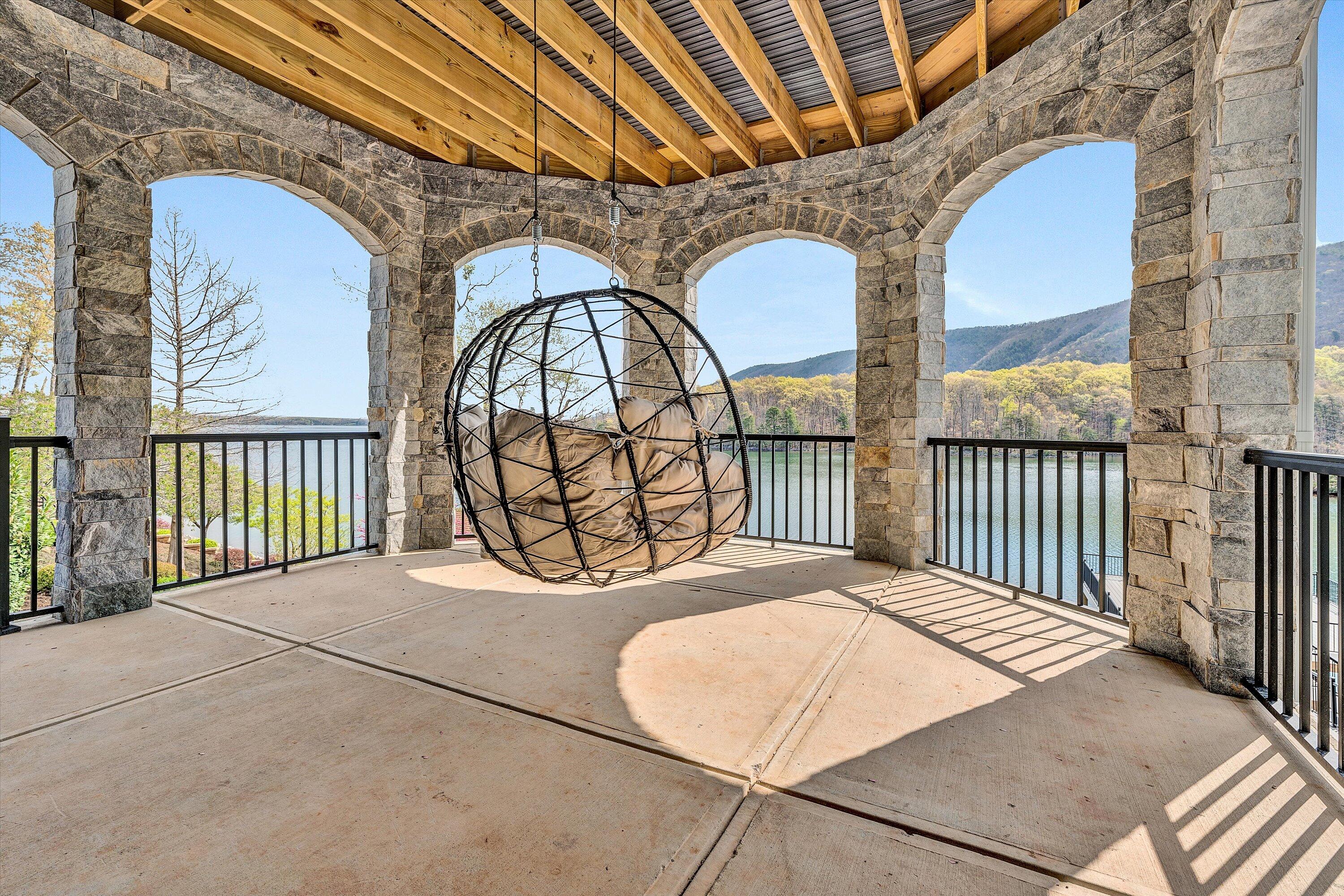 308 Mountain Vista DR