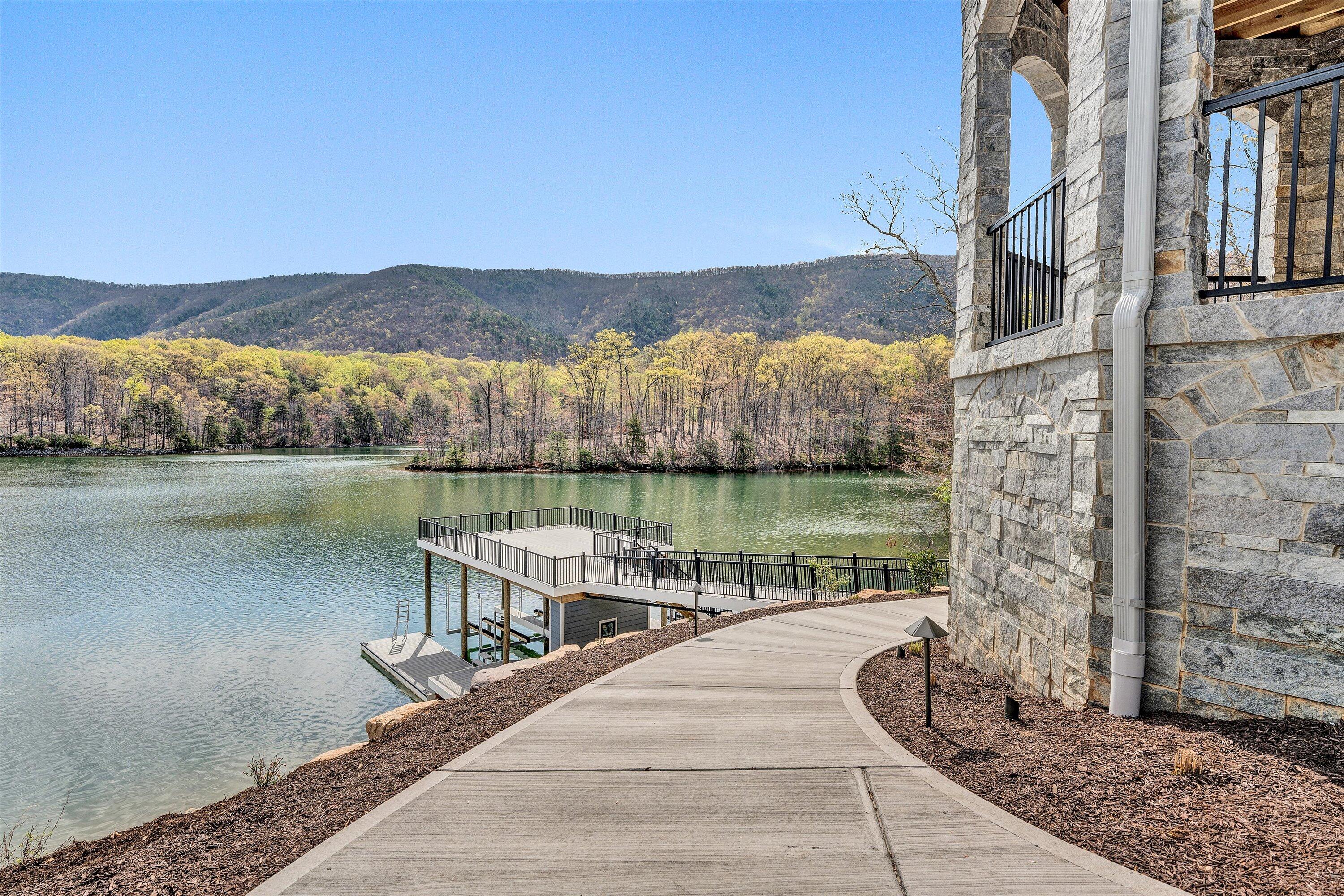 308 Mountain Vista DR